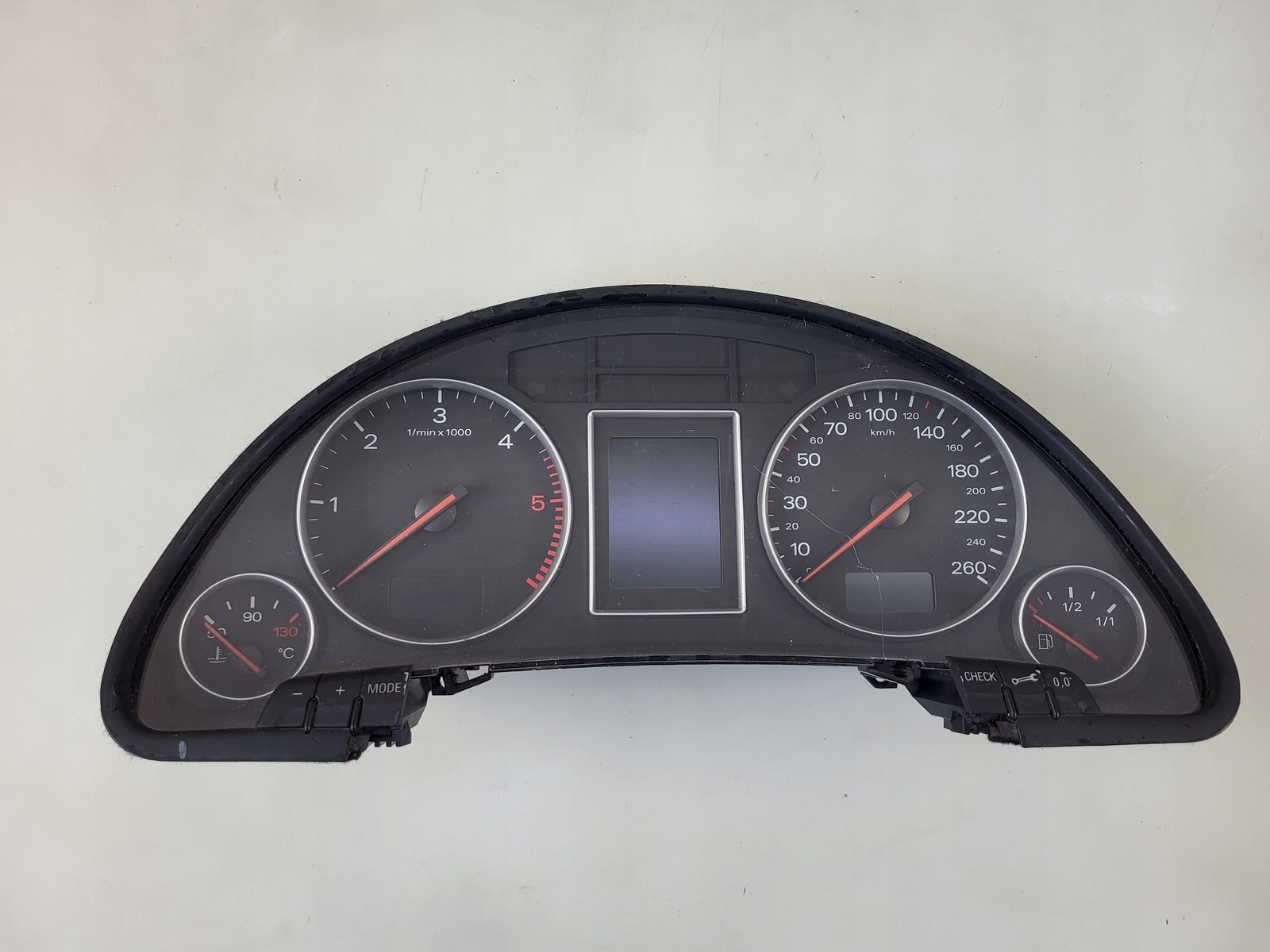 dials dials predkosciomierz AUDI A4 B6 2.5 TDI 8E0920900K