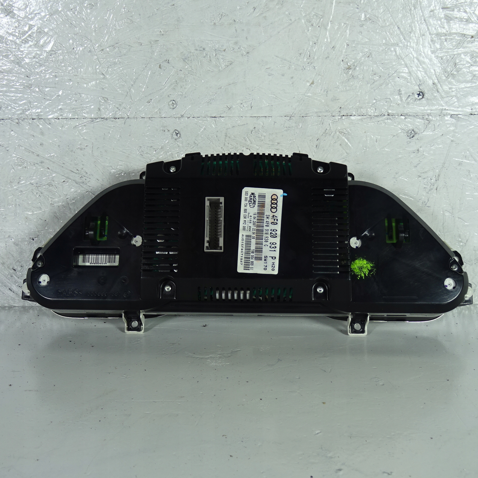 AUDI A6 C6 3.0TDI dials 4F0920931P