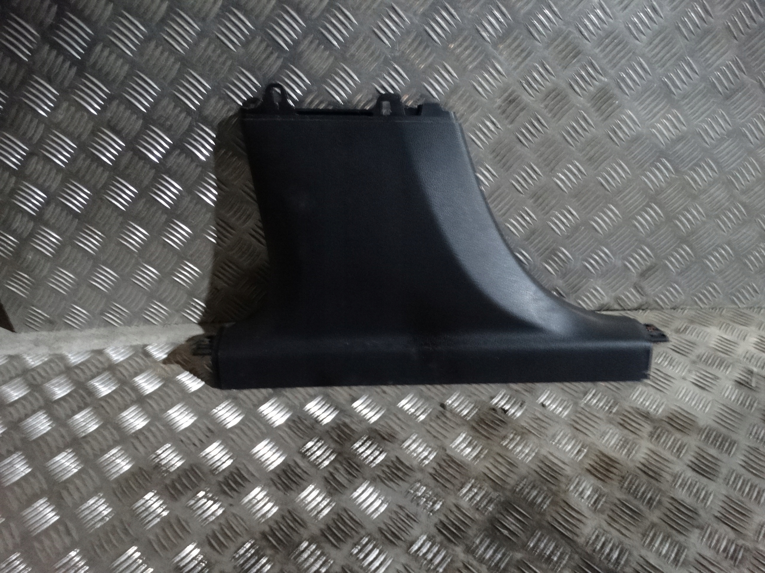 cover SLUPKA B left MERCEDES GLB X247 1