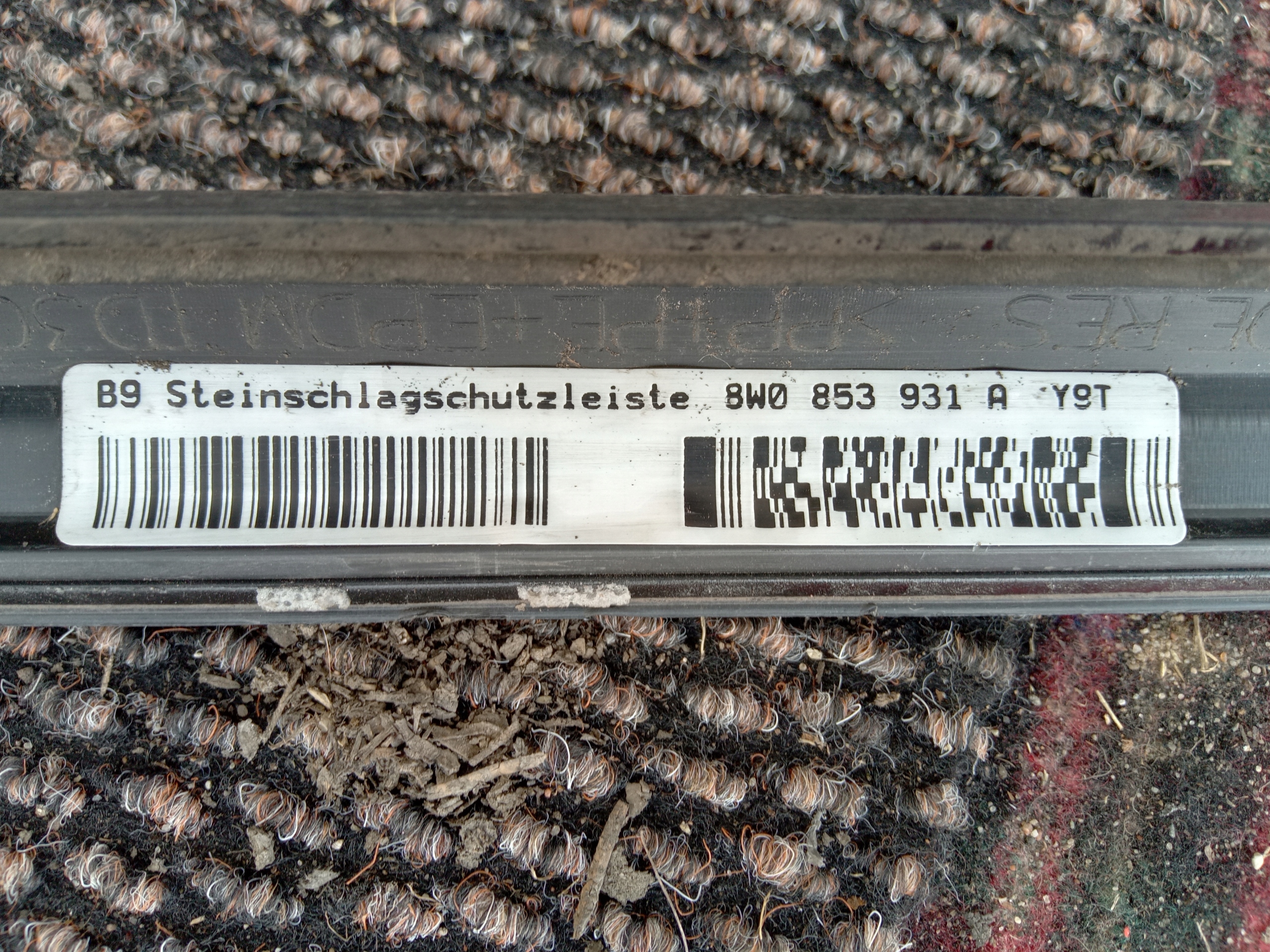 AUDI A4 B9 LISTWA PROGOWA LEWA 8W0853931A Jakość części (zgodnie z GVO) O - oryginał z logo producenta pojazdu (OE)