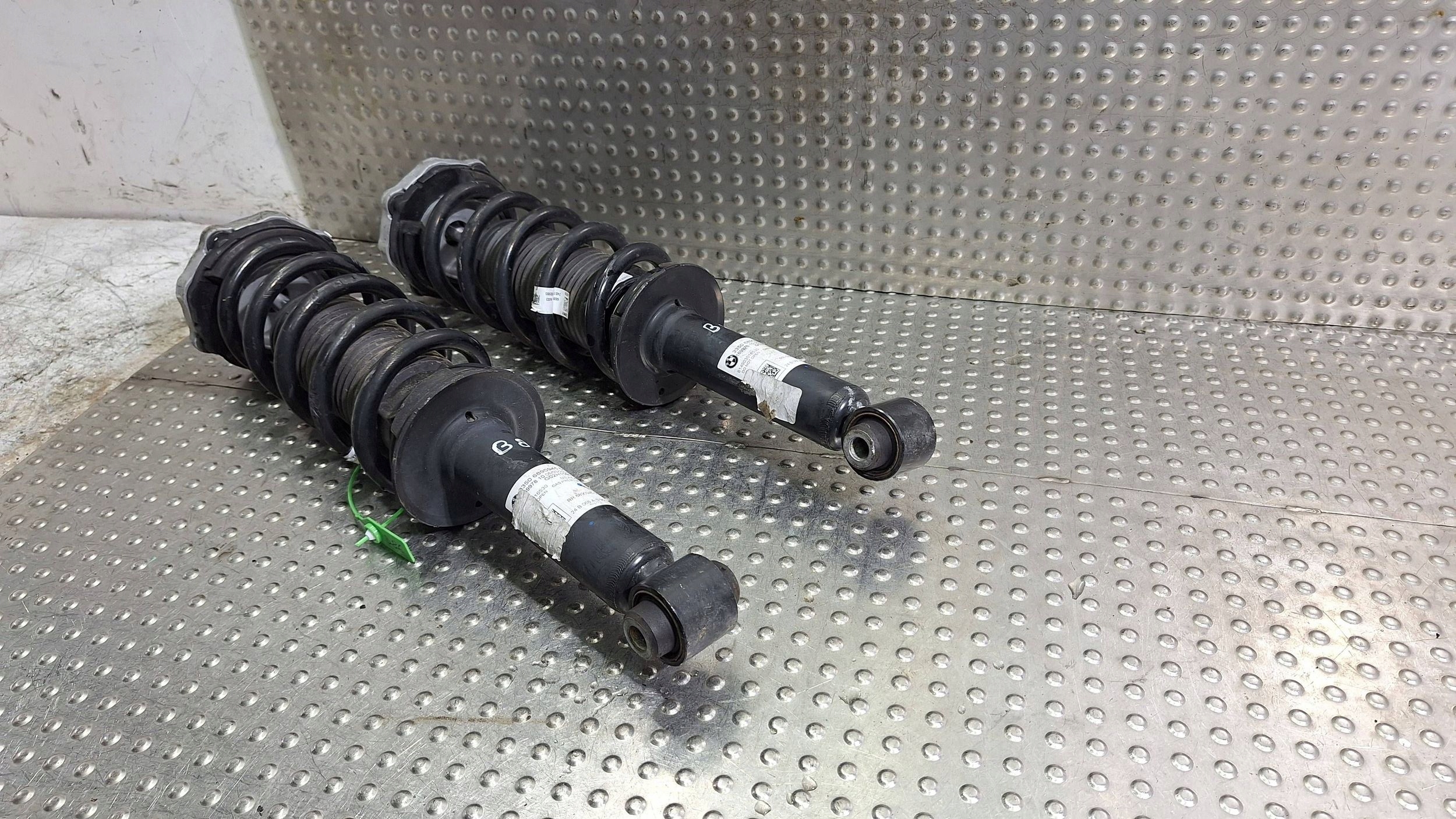 6890945 BMW X4 G02 Komplet shock absorber rear