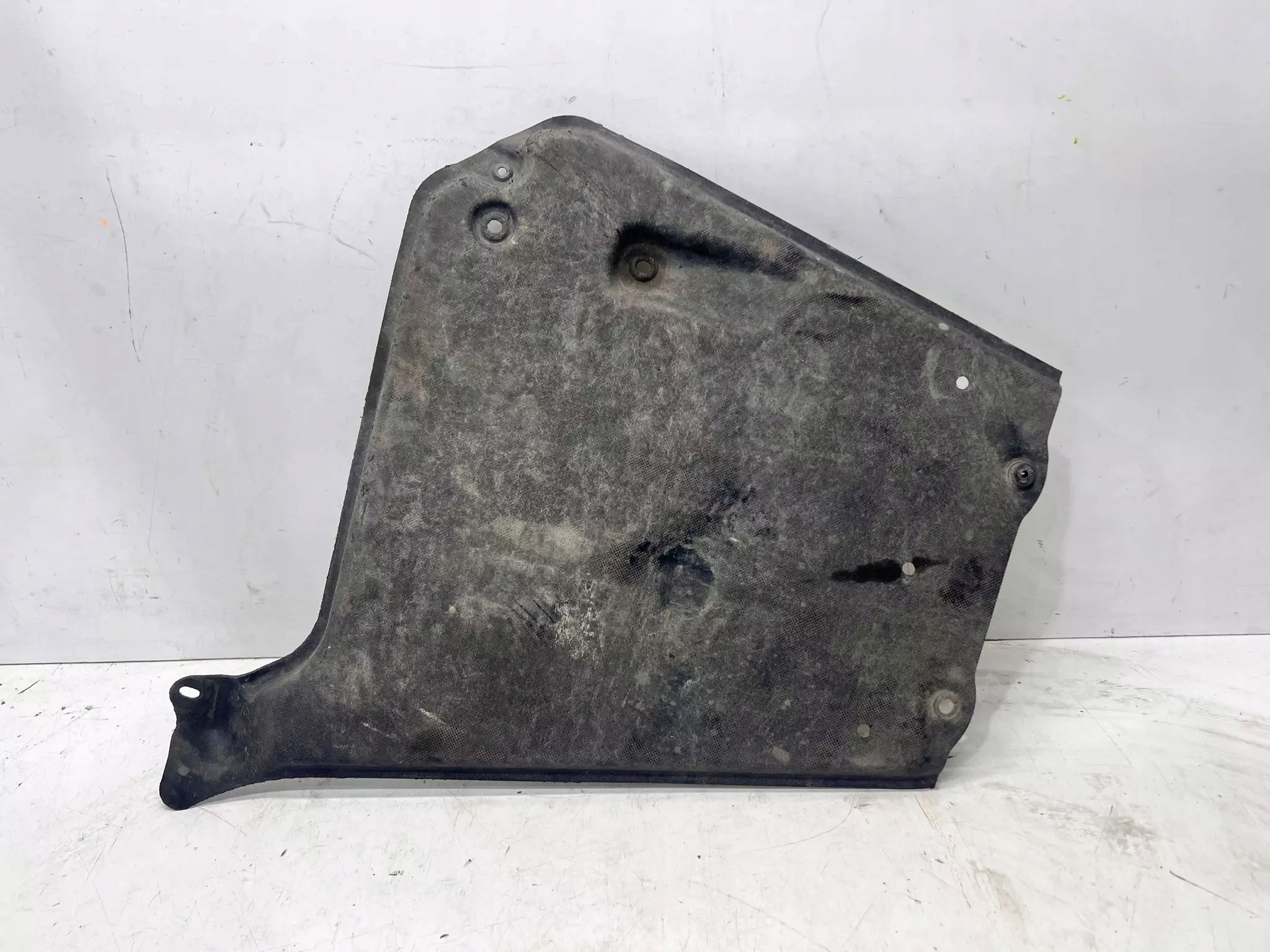 cover chassis central rear AUDI A6 C8 4K0825311 110/26