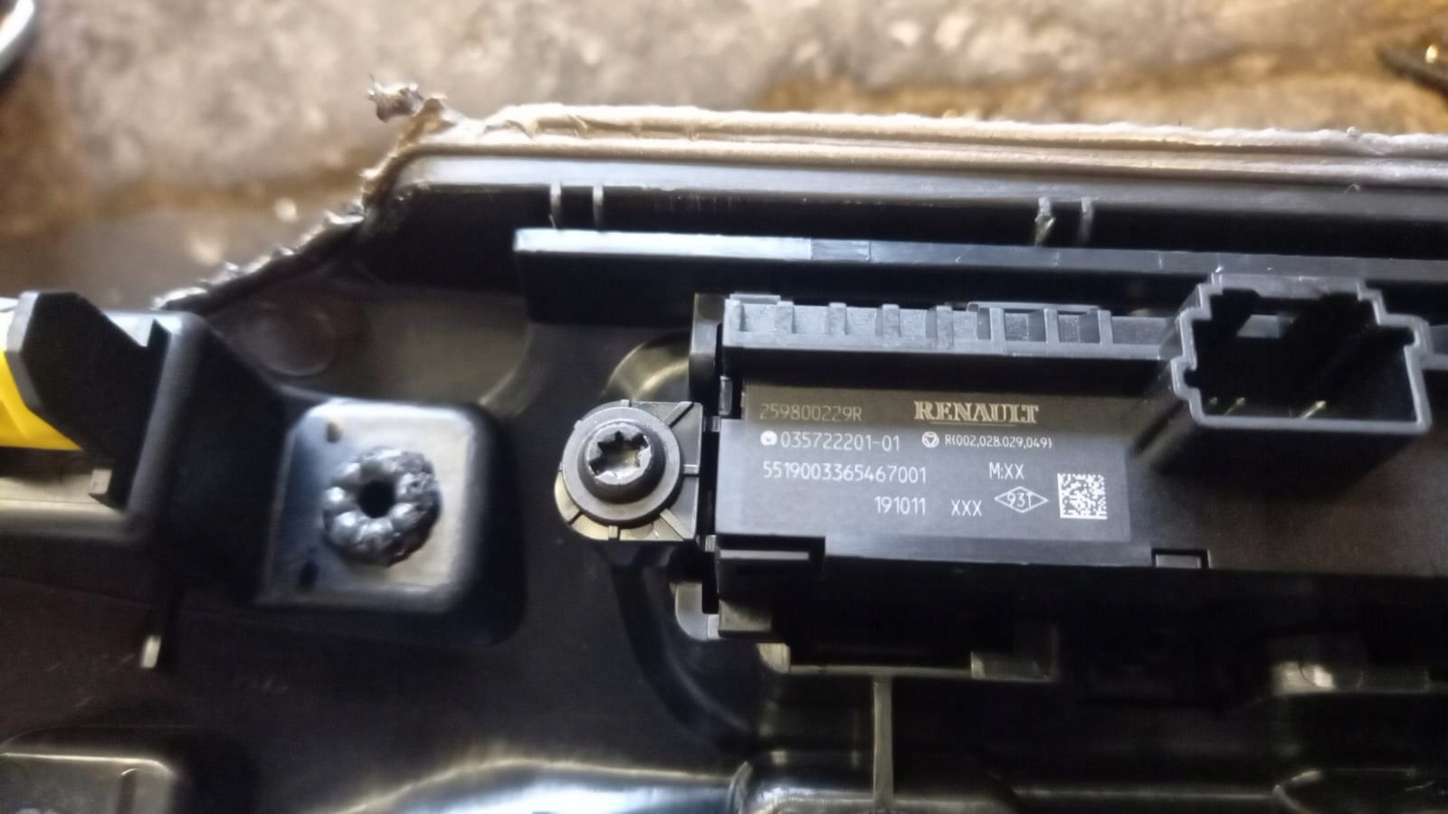 control panel switch CAPTUR II 259800229R STAN as new