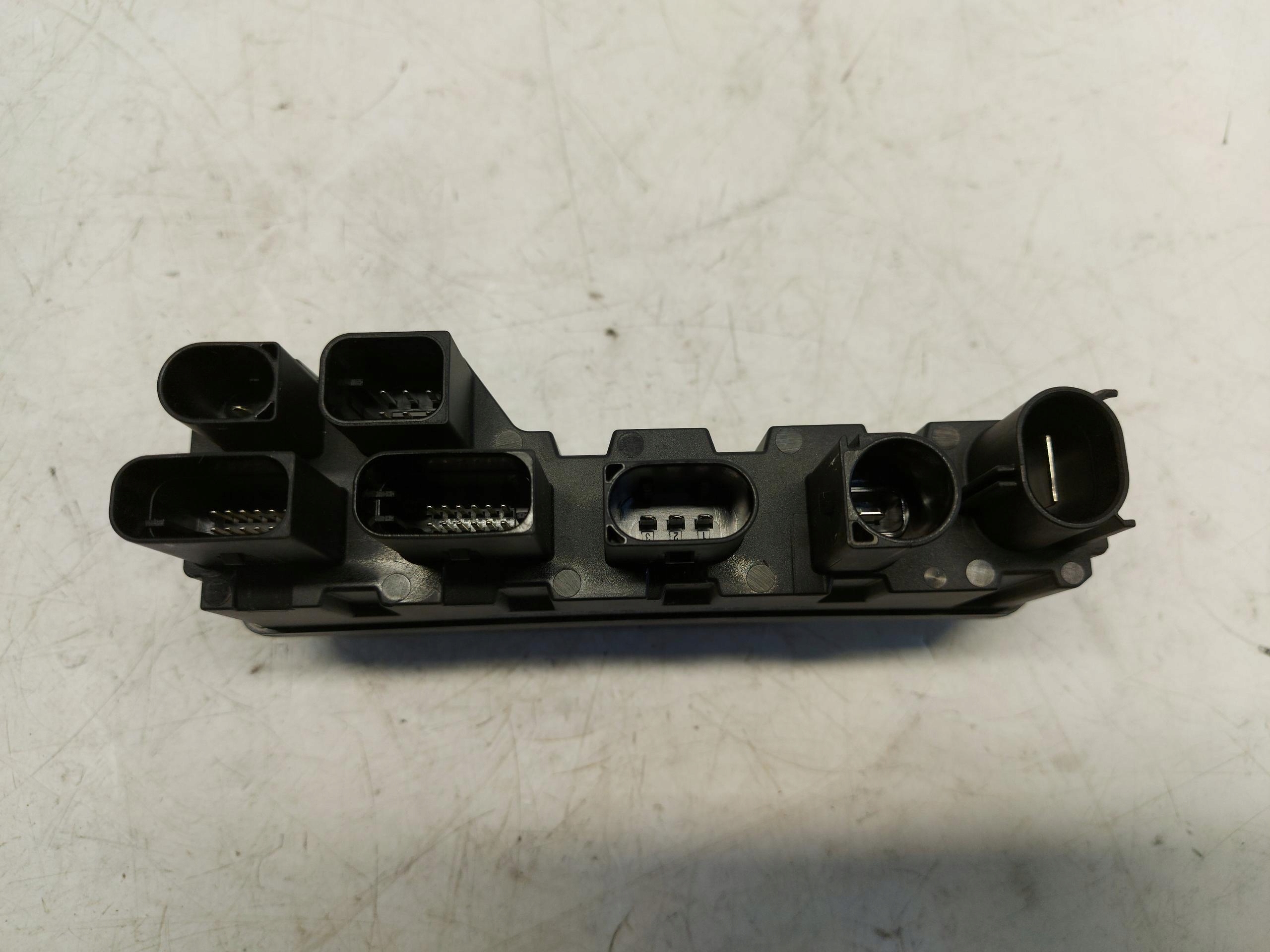 BMW U06 220d Centralina modulo ZASILANIA 8473204