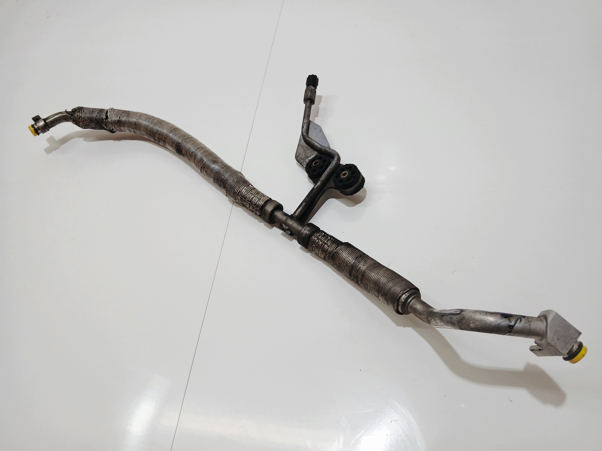 prijenos crijevo klimatizacije BMW E60 E61 306D3 3.0D (4824709)