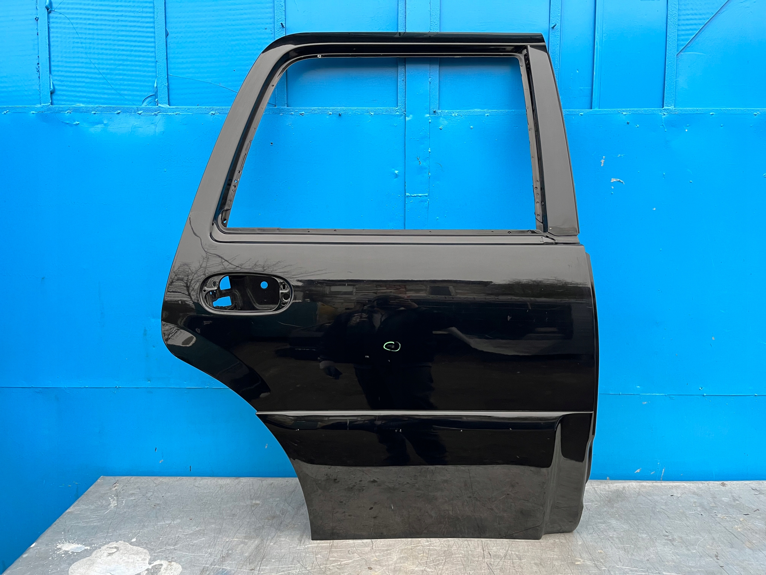 LINCOLN NAVIGATOR II 03- DRZWI PRAWY TYŁ PRAWE