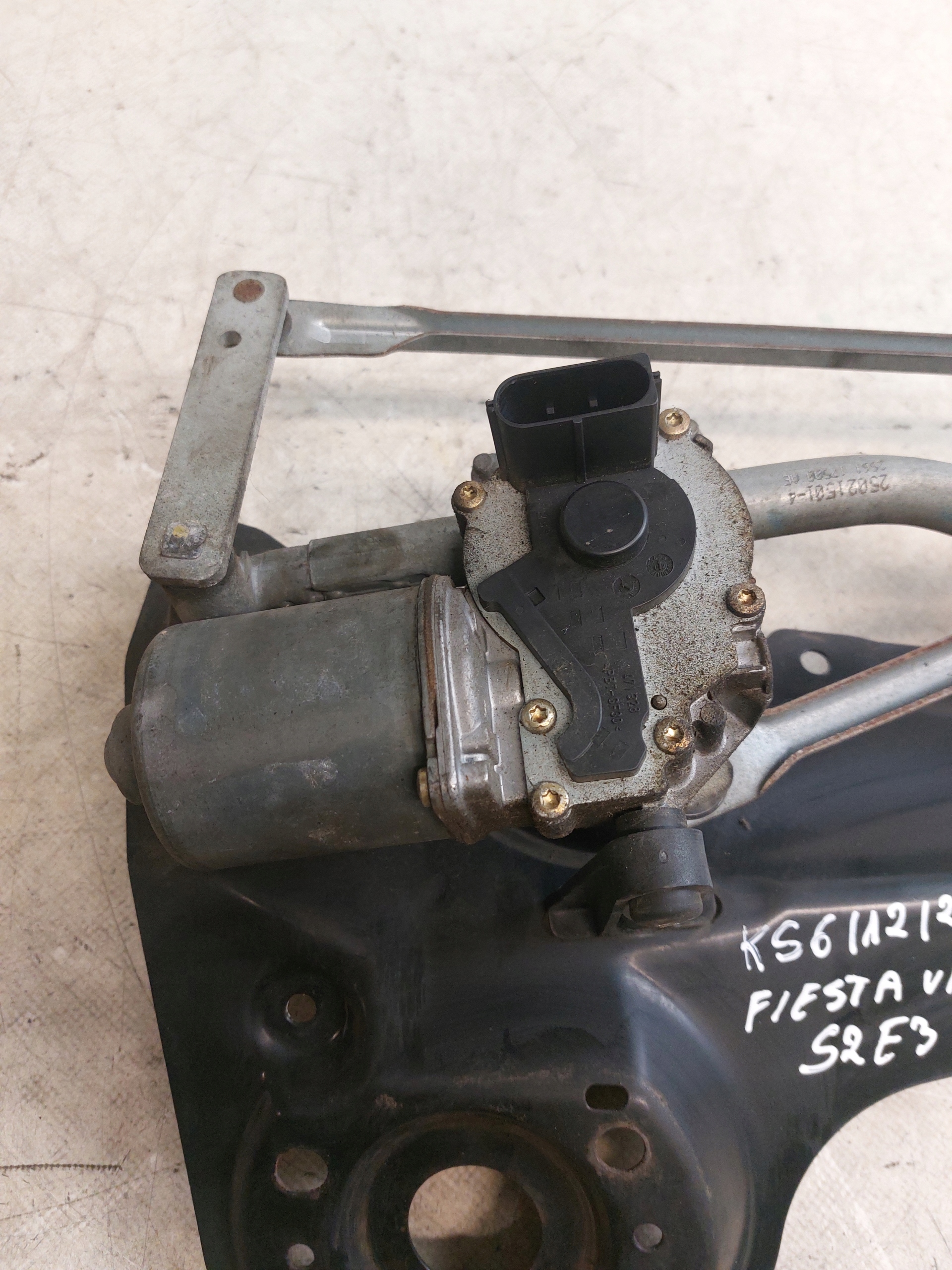 Wischergestänge PRZEDNICH FORD FIESTA MK6