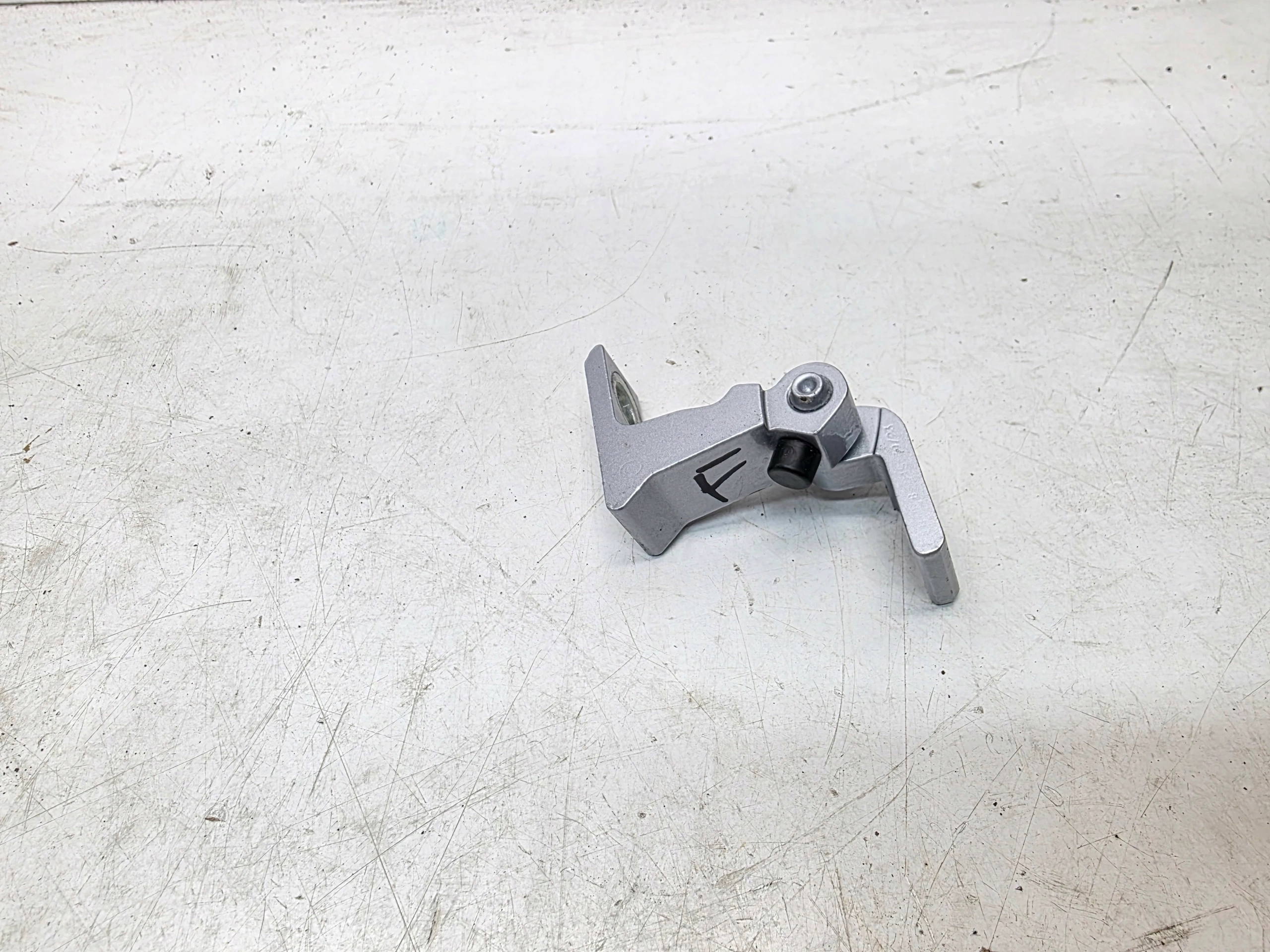 hinge door right AUDI A1 8X Q3 8U A3 8V Q4 E-TRON 8X0831404F