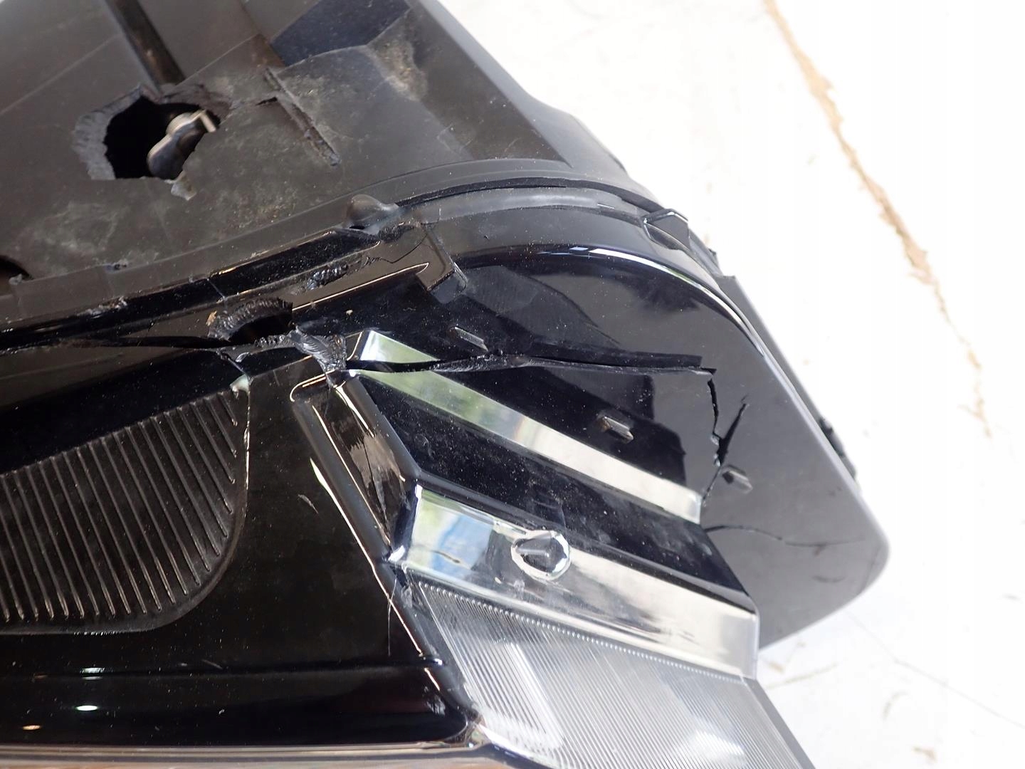 light front right VW TIGUAN II LIFT 2020