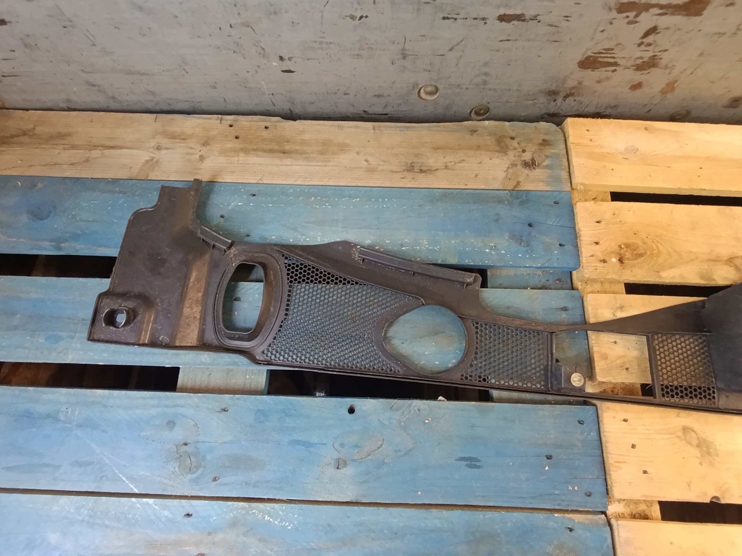 torpedo cap AUDI A4 S4 8K A5 S5 8T 8K1819447