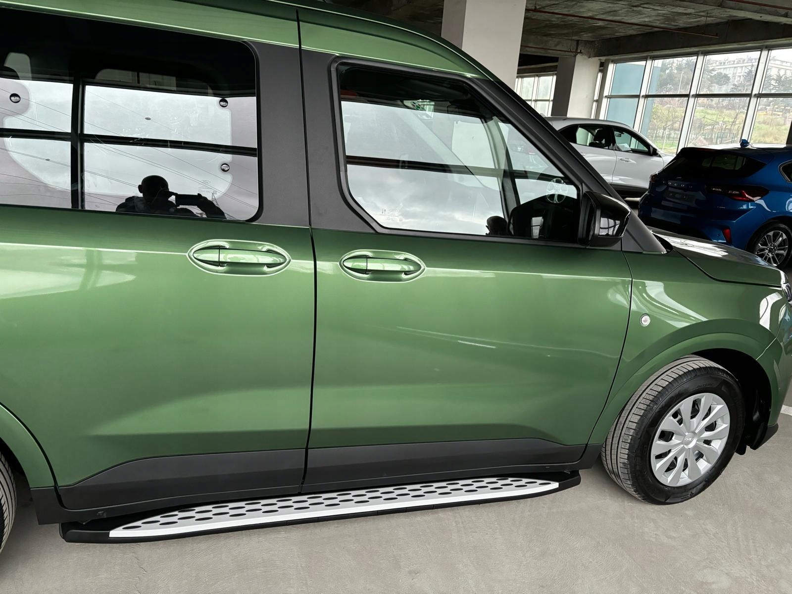 NISSAN JUKE I 2010-2019 ROK ORUROWANIE BOCZNE STOPNIE PROGI BOKI OKAZJA ! Producent inny