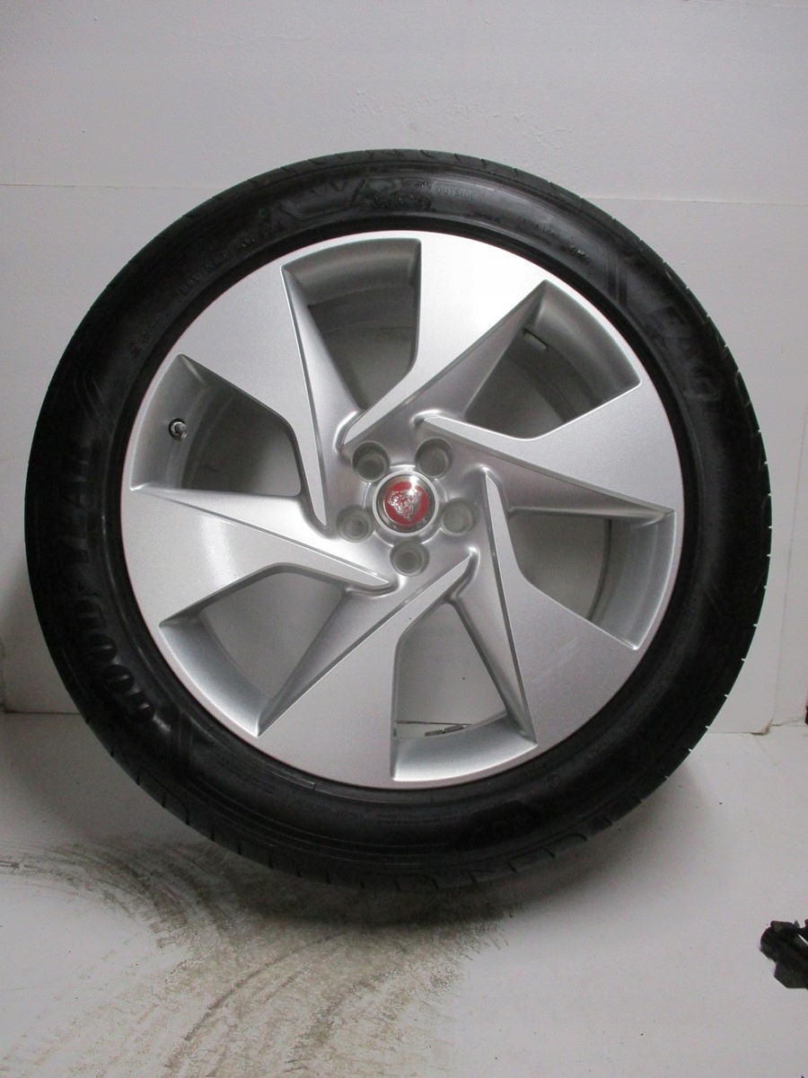 wheels discs tyres JAGUAR and PACE R20 19R