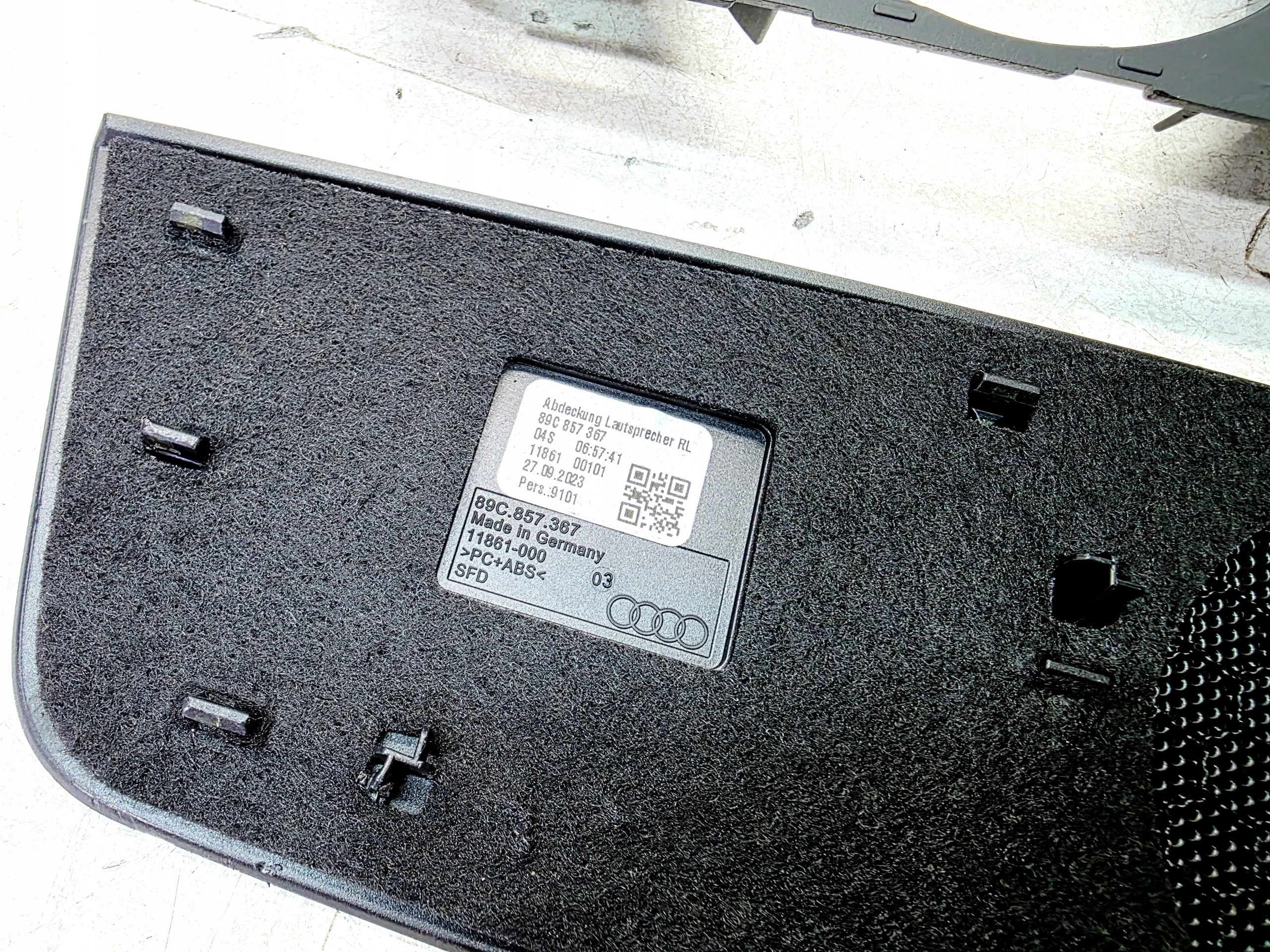 krycí repráku centrálního přístrojovky AUDI Q4 E-TRON 89C857367 89C819635