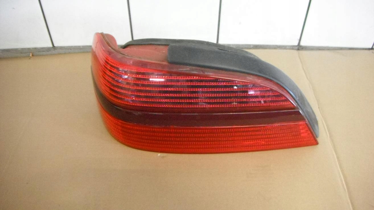 PEUGEOT 406 95-04 LAMPA LEWY TYŁ