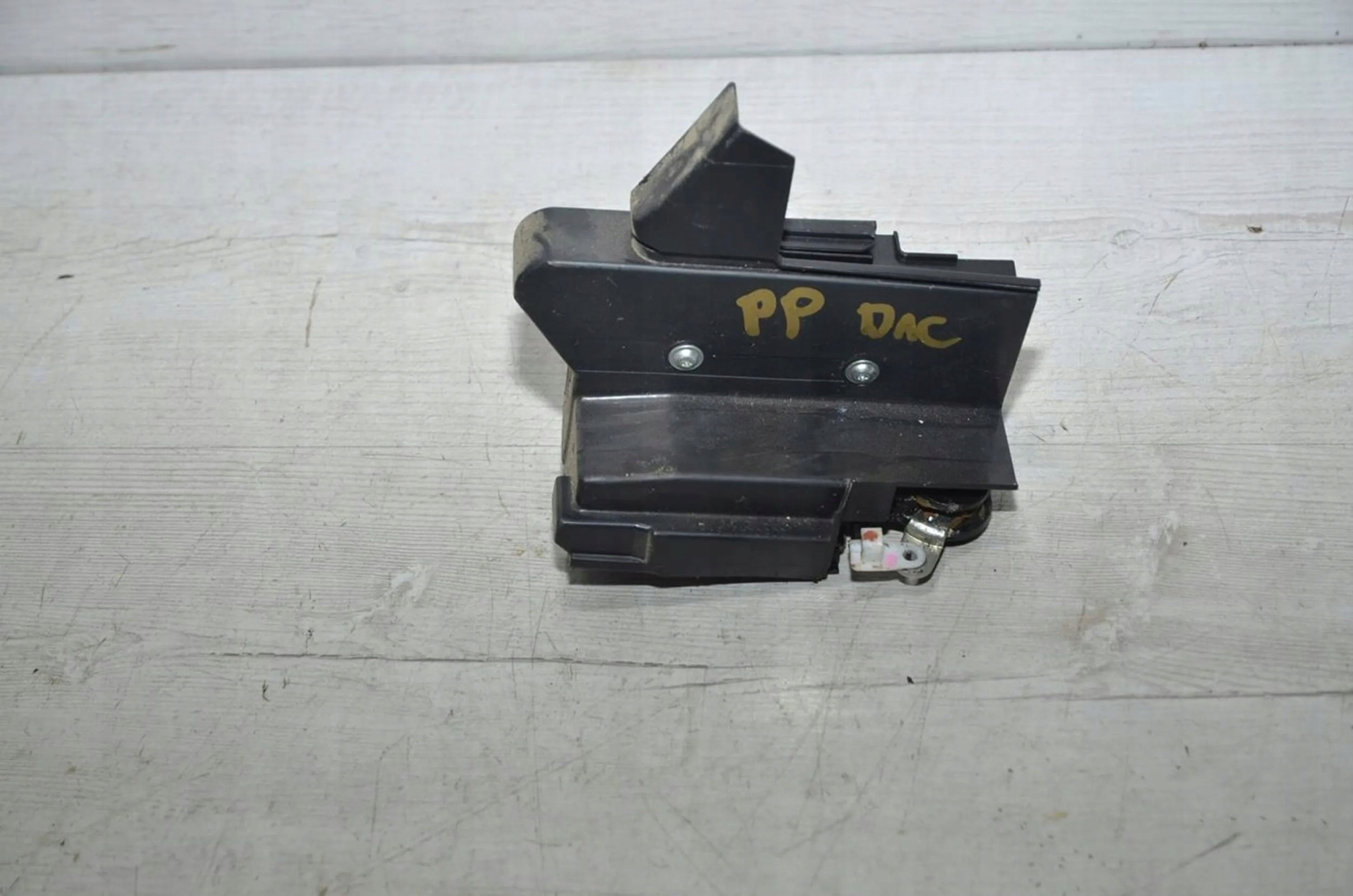lock door right front Dacia Duster II 20r