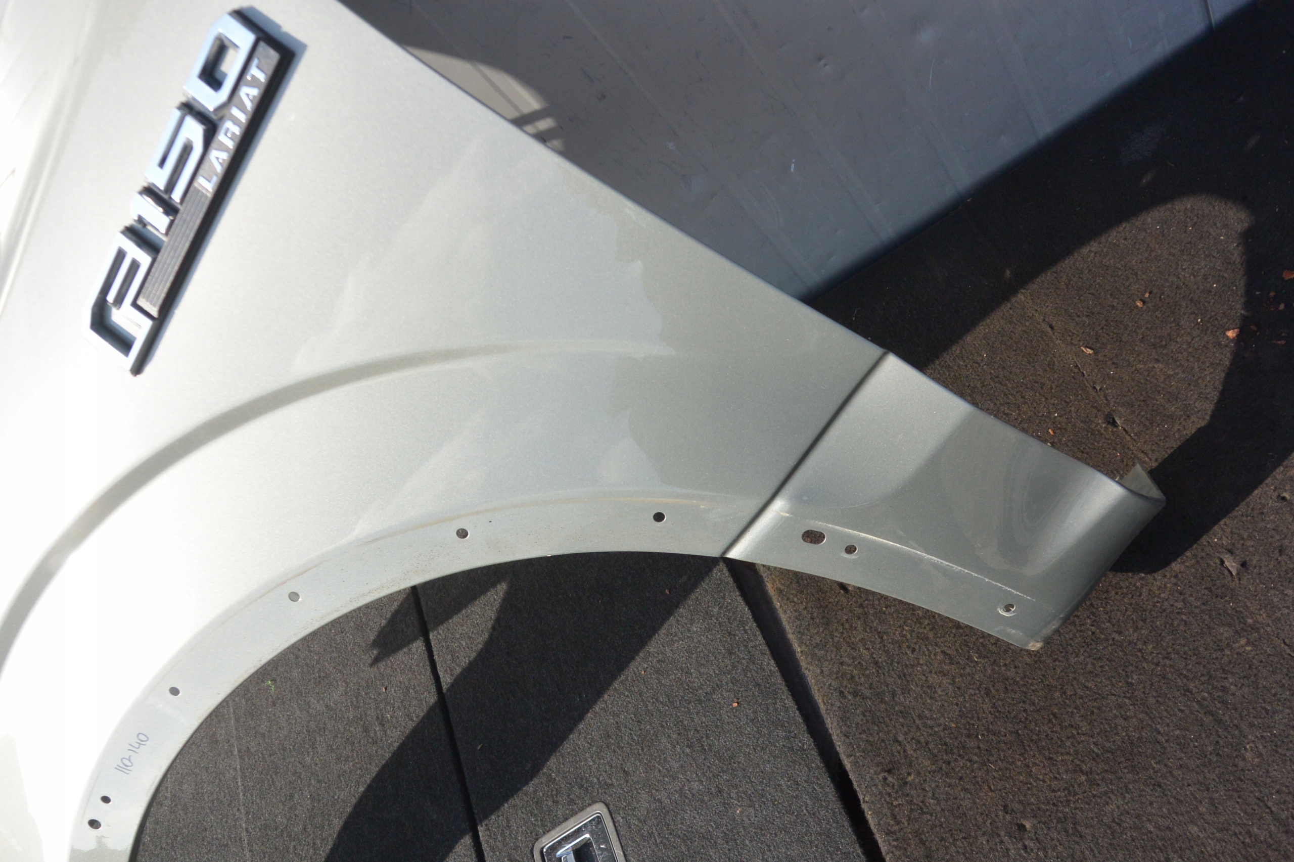 fender left front FORD F150 LARIAT 2017