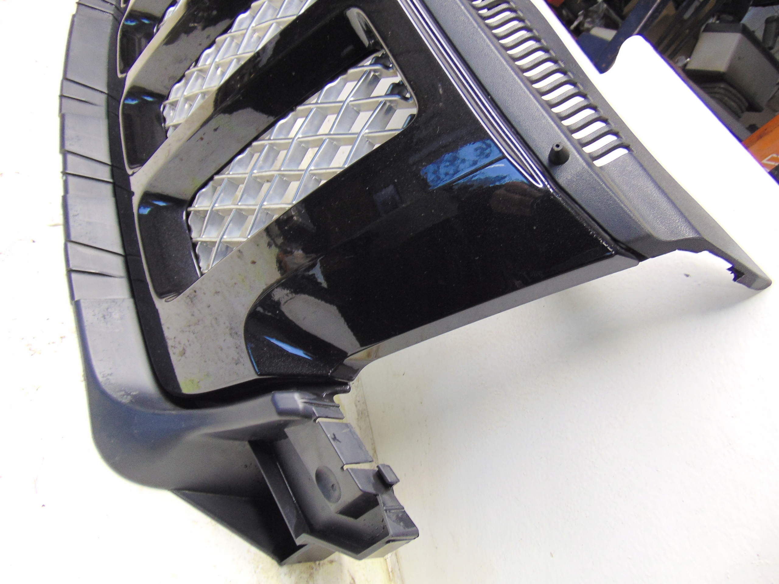 Jeep Cherokee J Kühlergrill FRONTGRILL Kühlergitter 57010708AE - Thumbnail 10