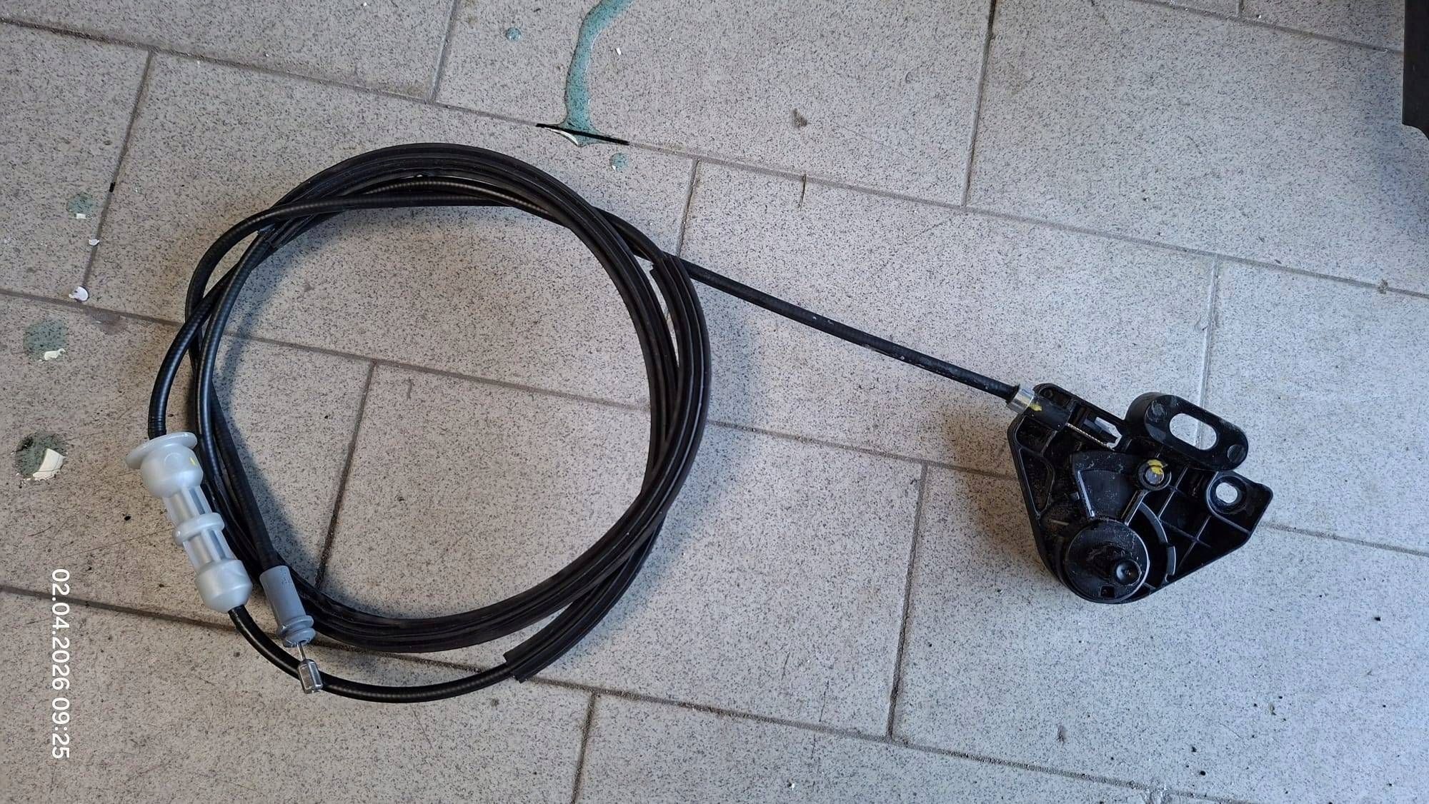 Câble pour l’ouverture du capot Renault 4
