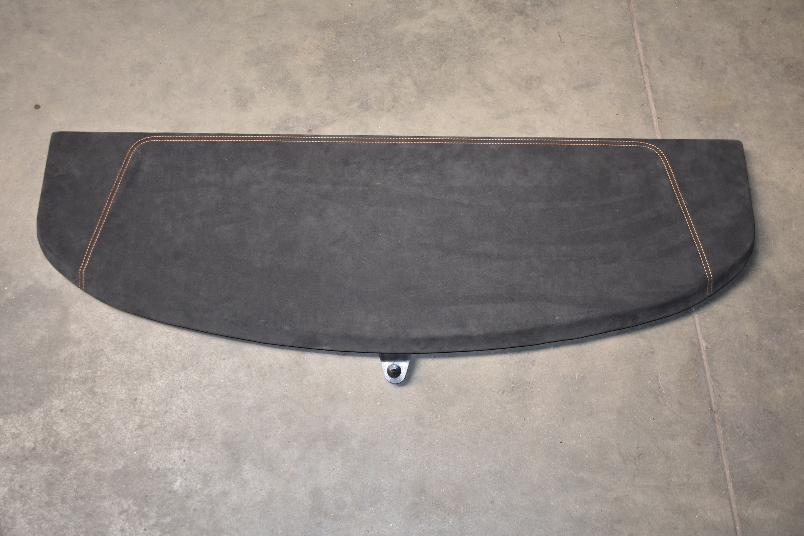 perfect condition plato boot ALCANTARA POMARANCZOWA NIC LAMBORGHINI URUS 1