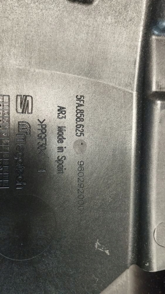 Cupra Formentor Blende Abdeckung der Lenksäule lenkrad 5FA858625
