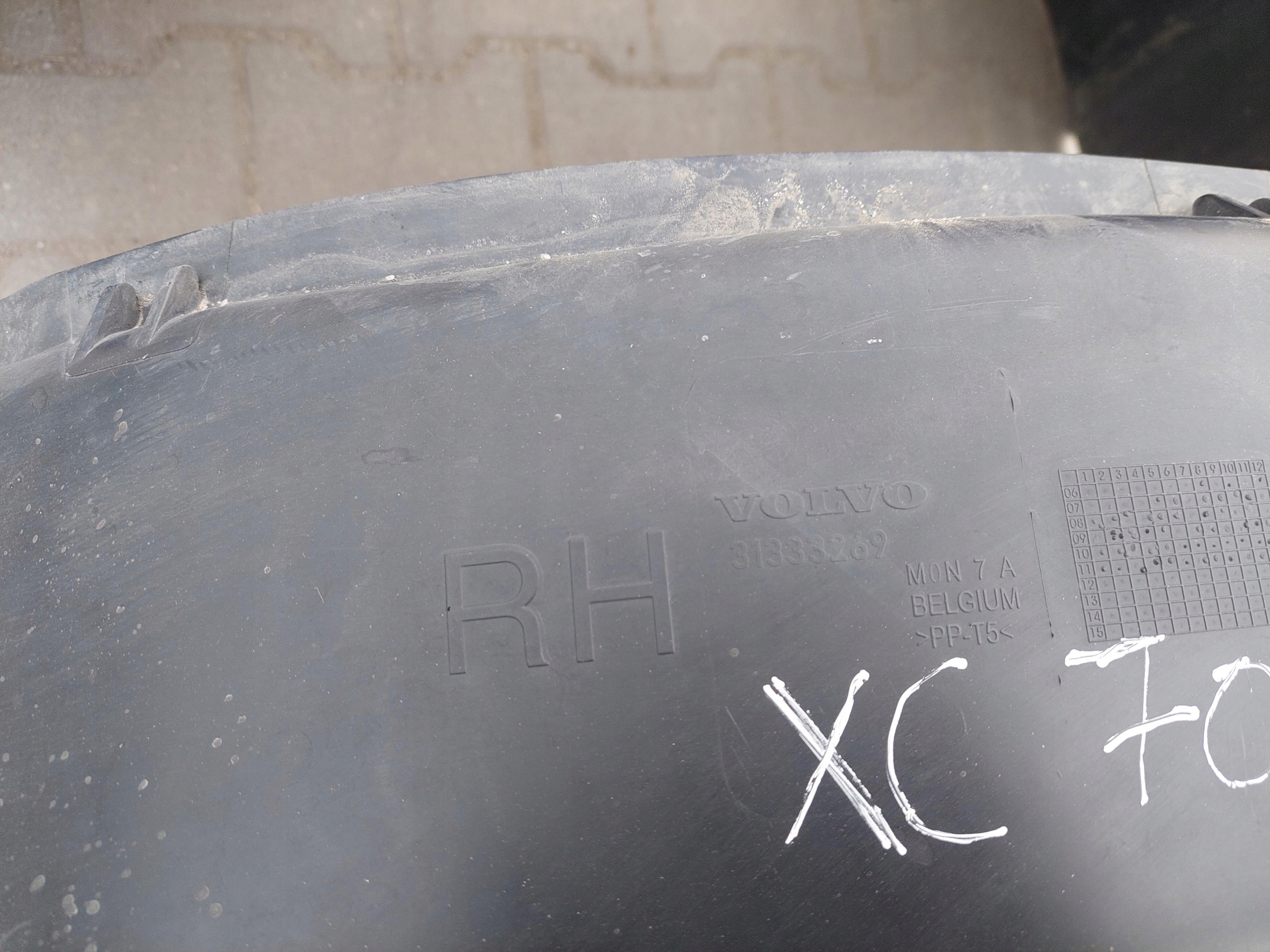 mudguard front front right 31333269 VOLVO XC70 II