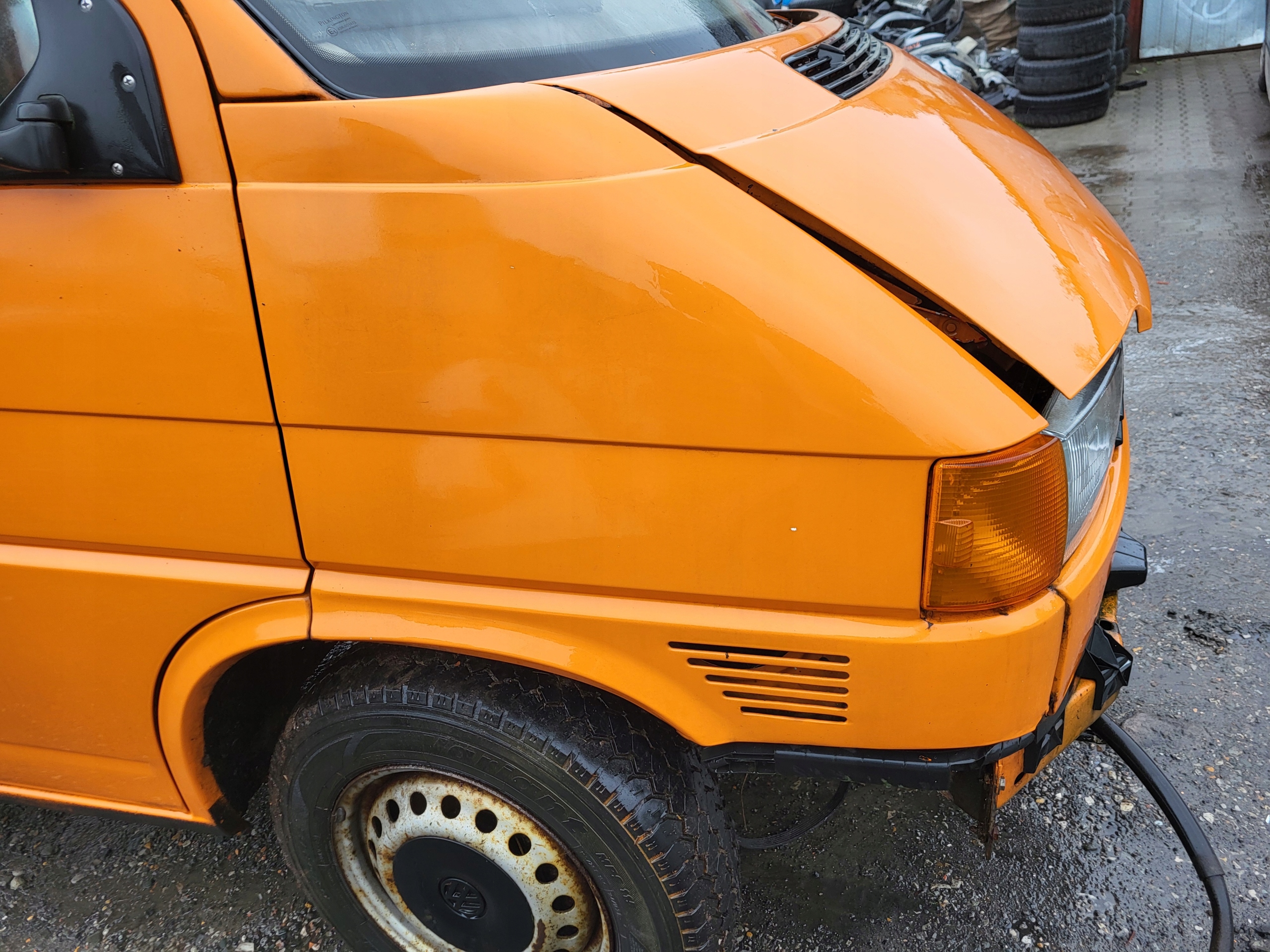 fender left front colour POMARANCZOWY VW TRANSPORTER T4