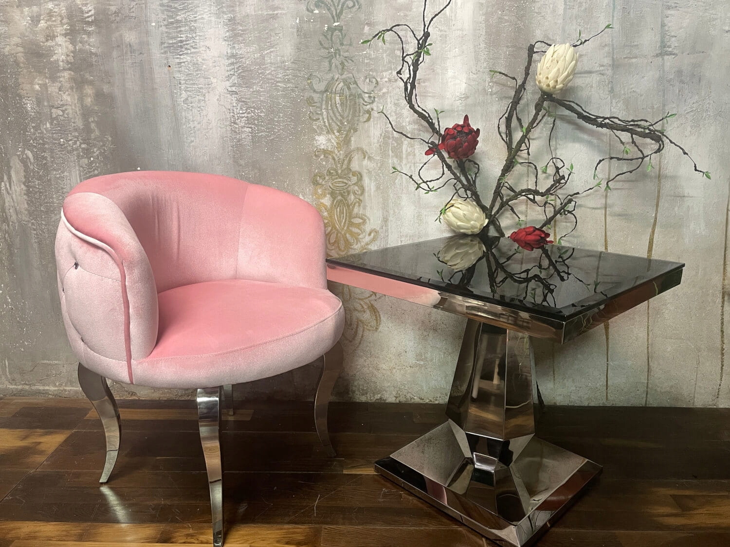 Fotel Glamour Różowy - Elegancja i Luksus! Marka Antyki24