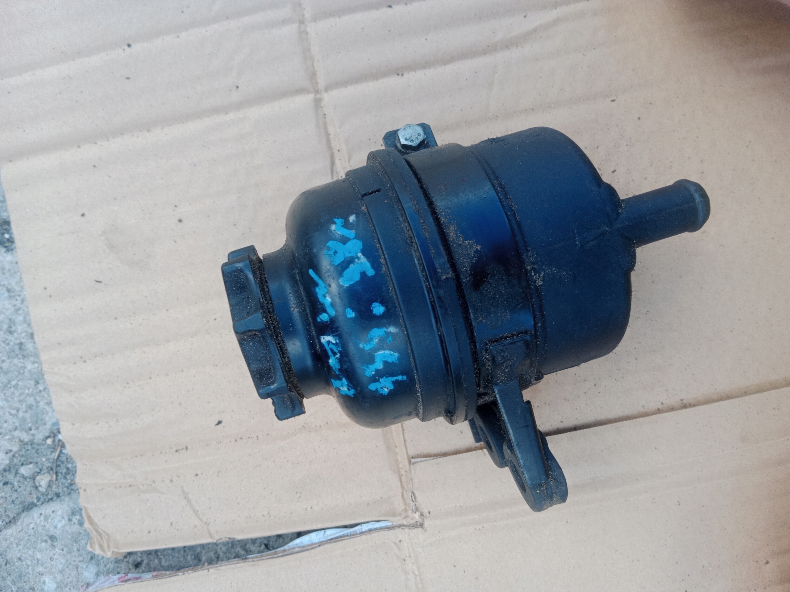 32410141426, 32411097164 - Бачок гидроусилителя руля BMW E38 E39 735 535