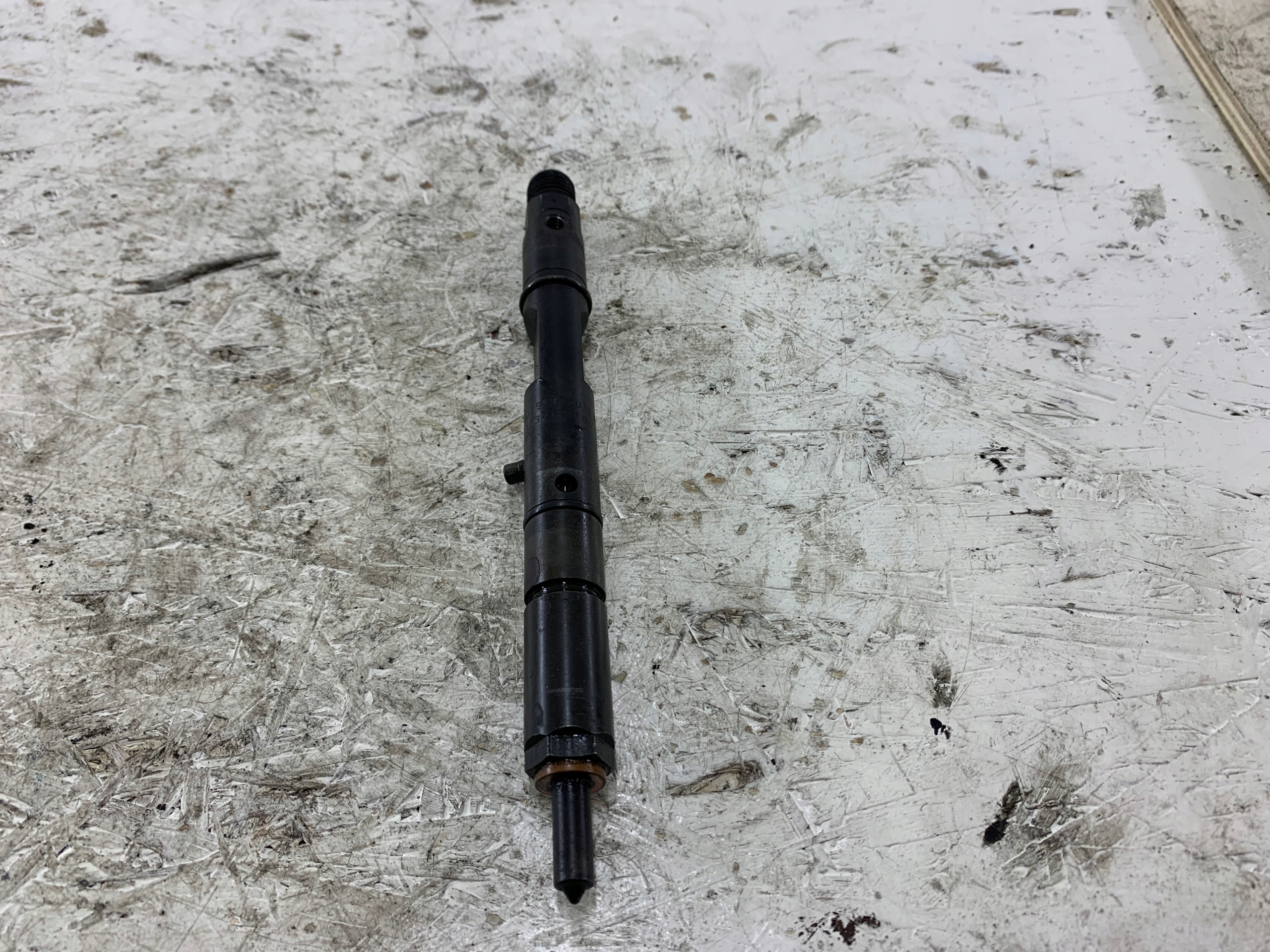 AUDI A6 C5 VW PASSAT B5 2.5 TDI injector nozzle 059130201B