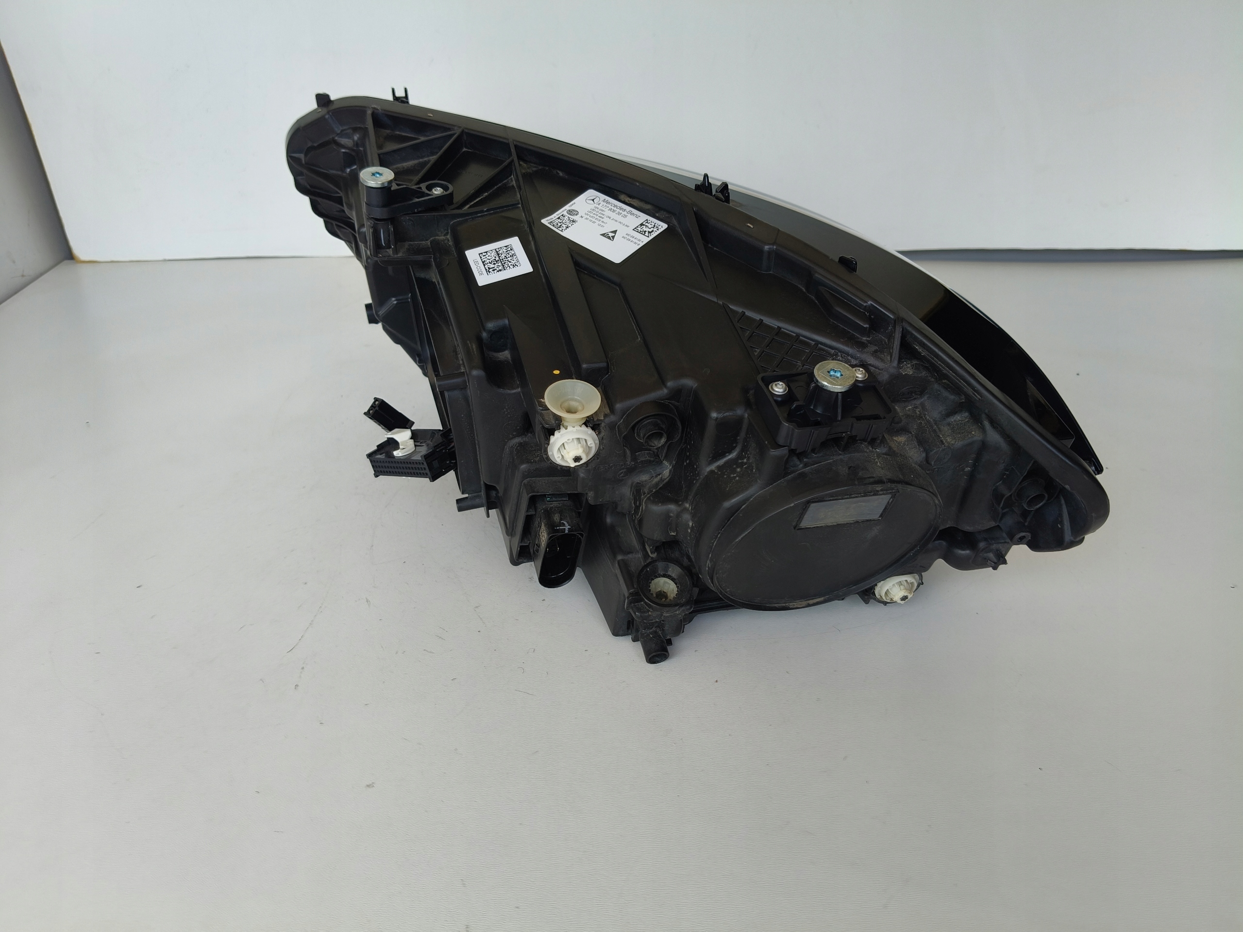 light right REFLEKTOR MERCEDES A-KLASA W177 18- FULL LED
