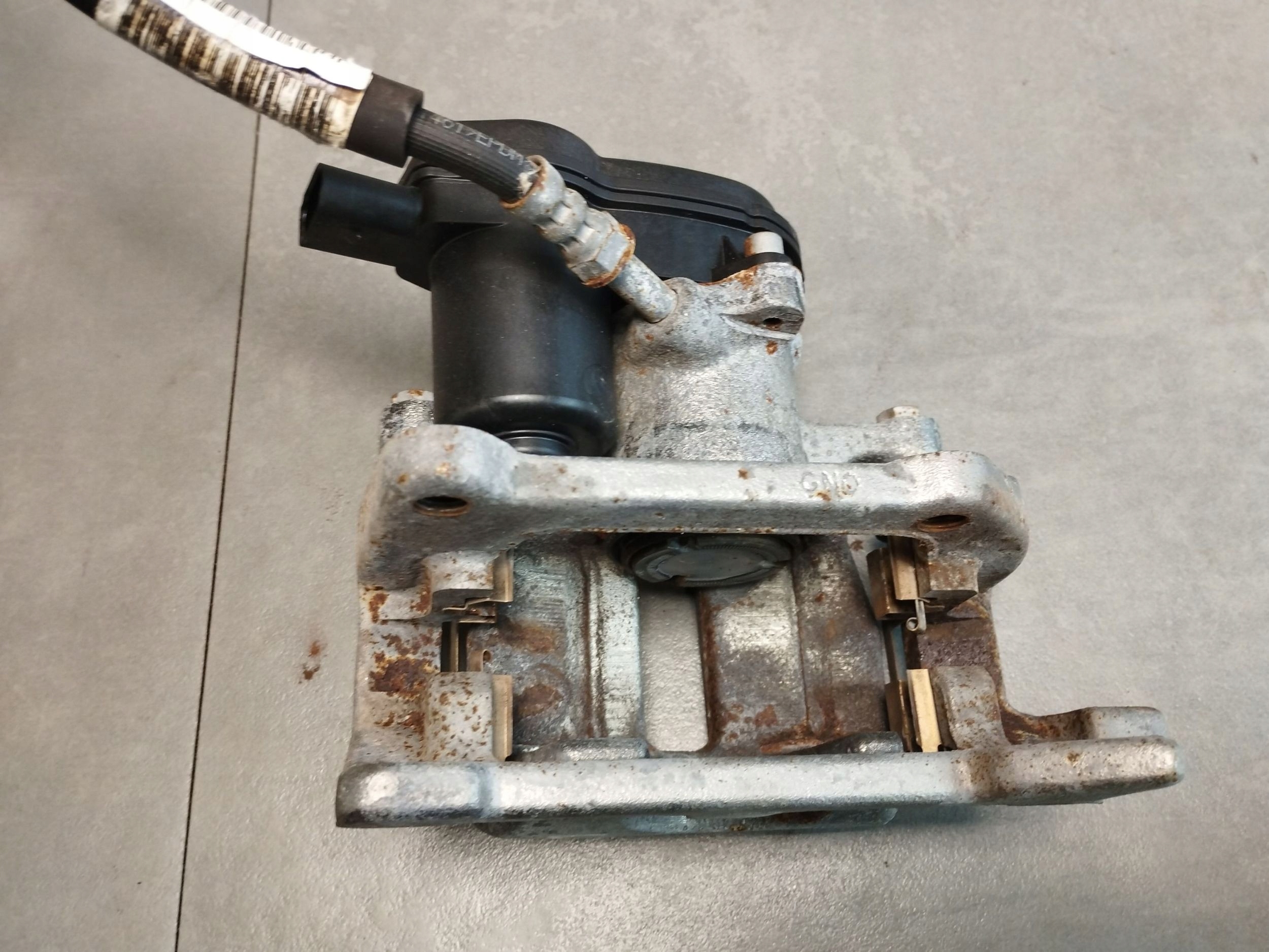 Audi A5 Sportback 8TA caliper brake left rear part 32347485