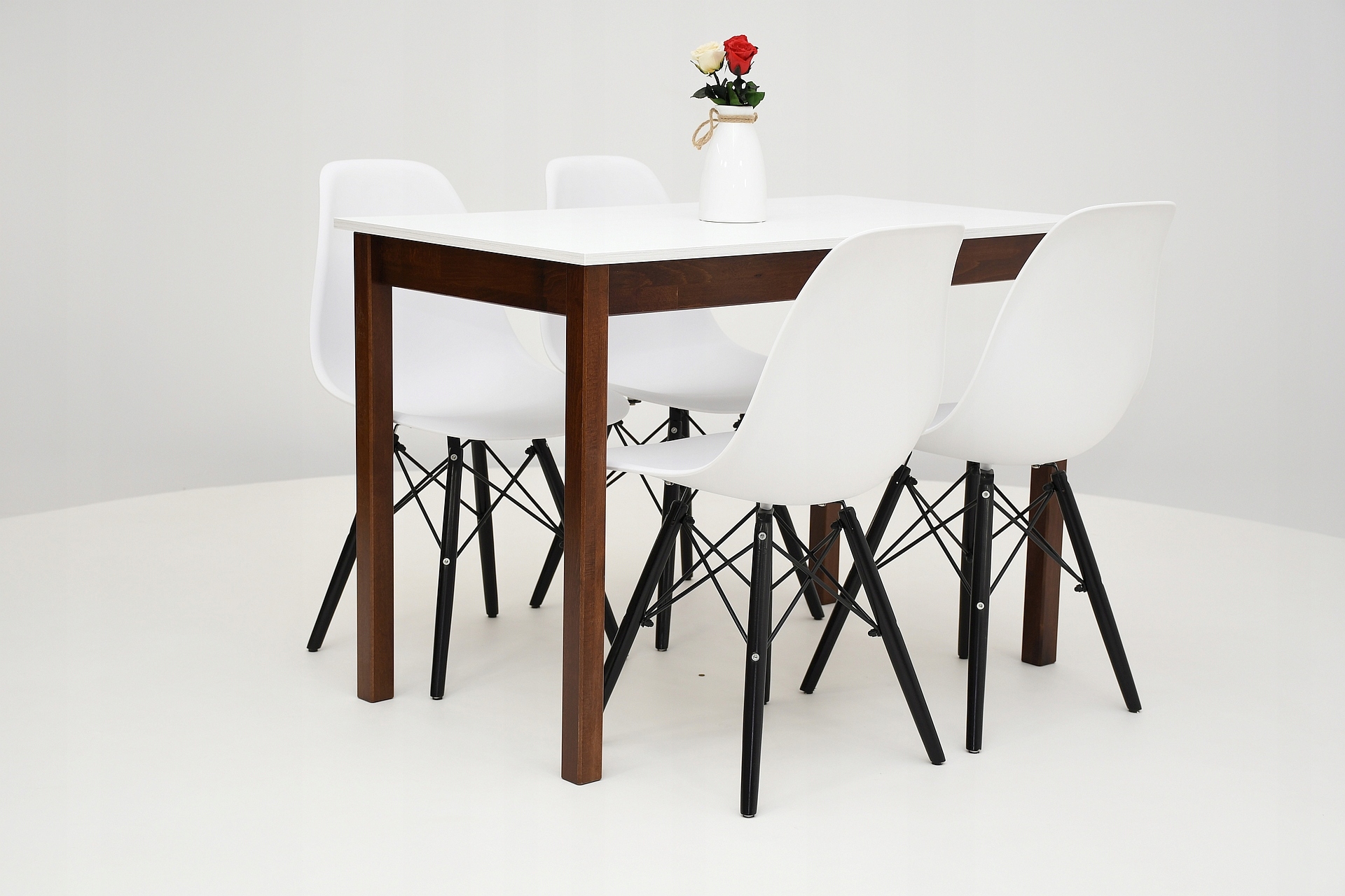 MAŁY ZESTAW DO KUCHNI STÓŁ + 4 KRZESŁA Wysokość stołu 76 cm