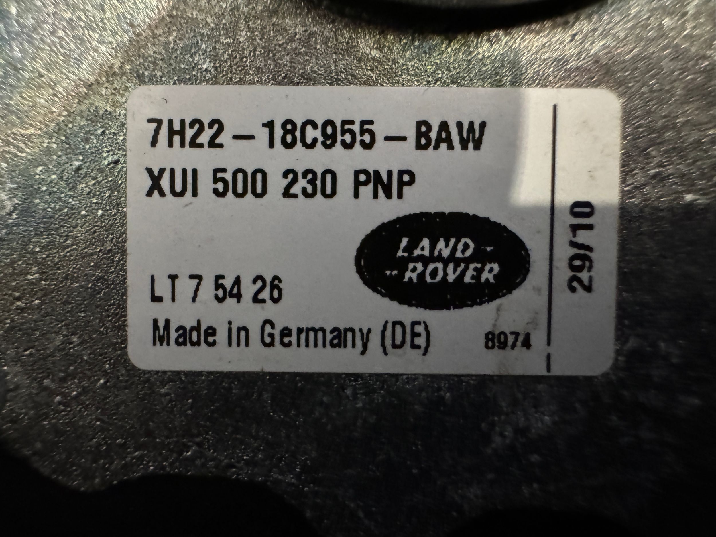 LAND ROVER Discovery 3 - LR3 антенна 18C955