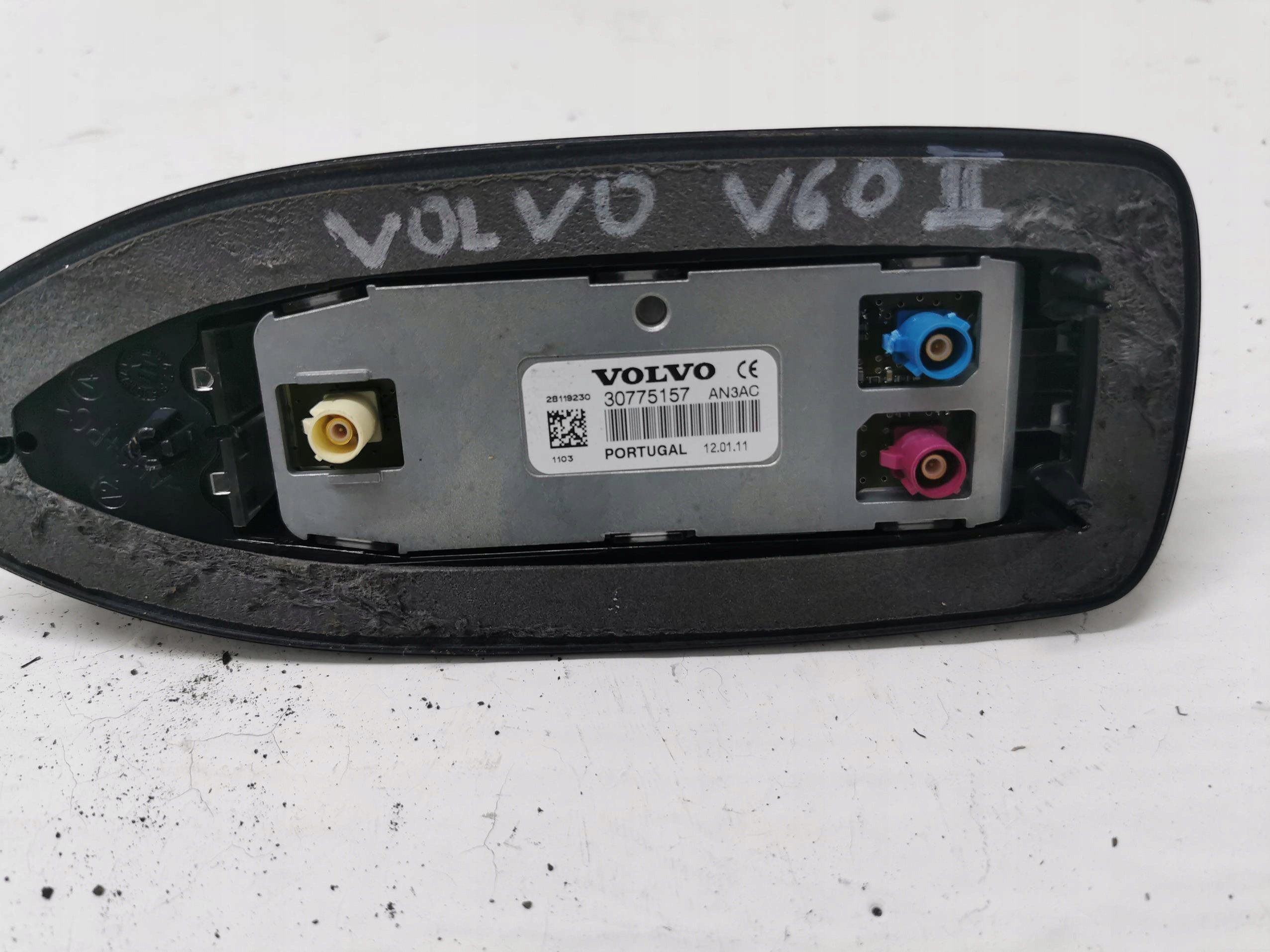 ANTENA dach GPS VOLVO V60 II 30775157 10-18