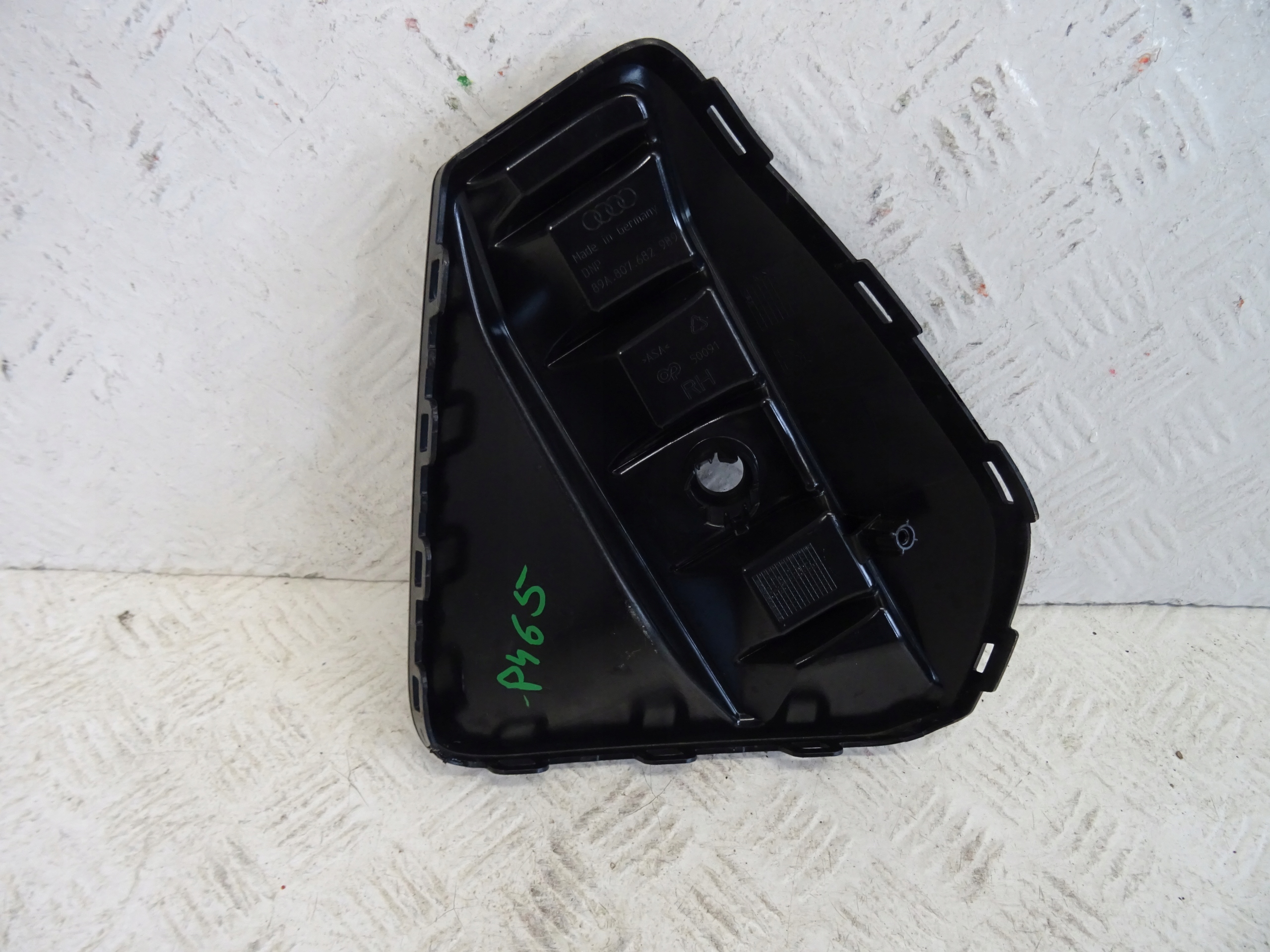 grid of a bumper right front AUDI Q4 E-TRON 89A 89A807682