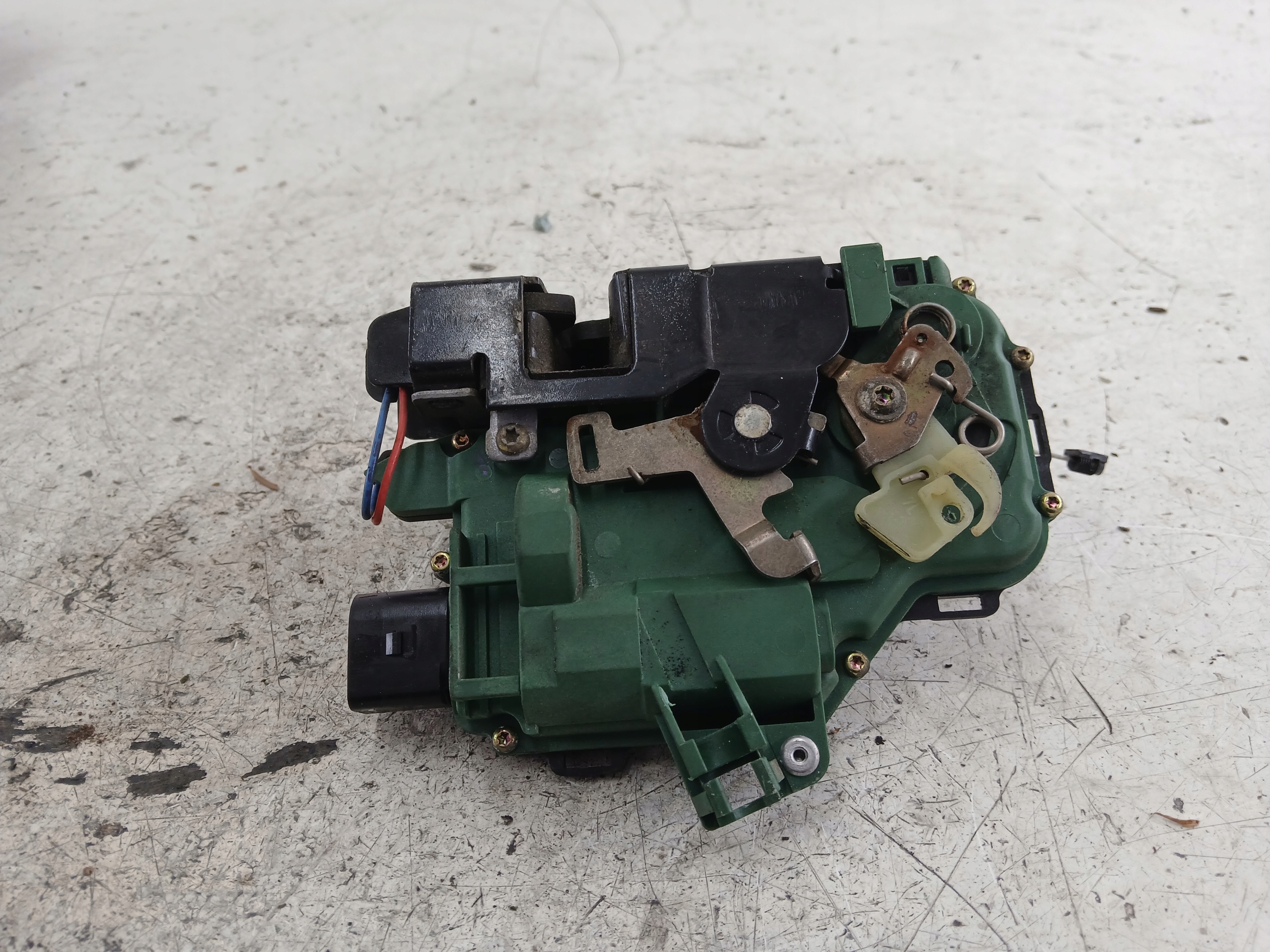 VW PASSAT B5 SKODA OCTAVIA and lock door left front 3B1837015Q