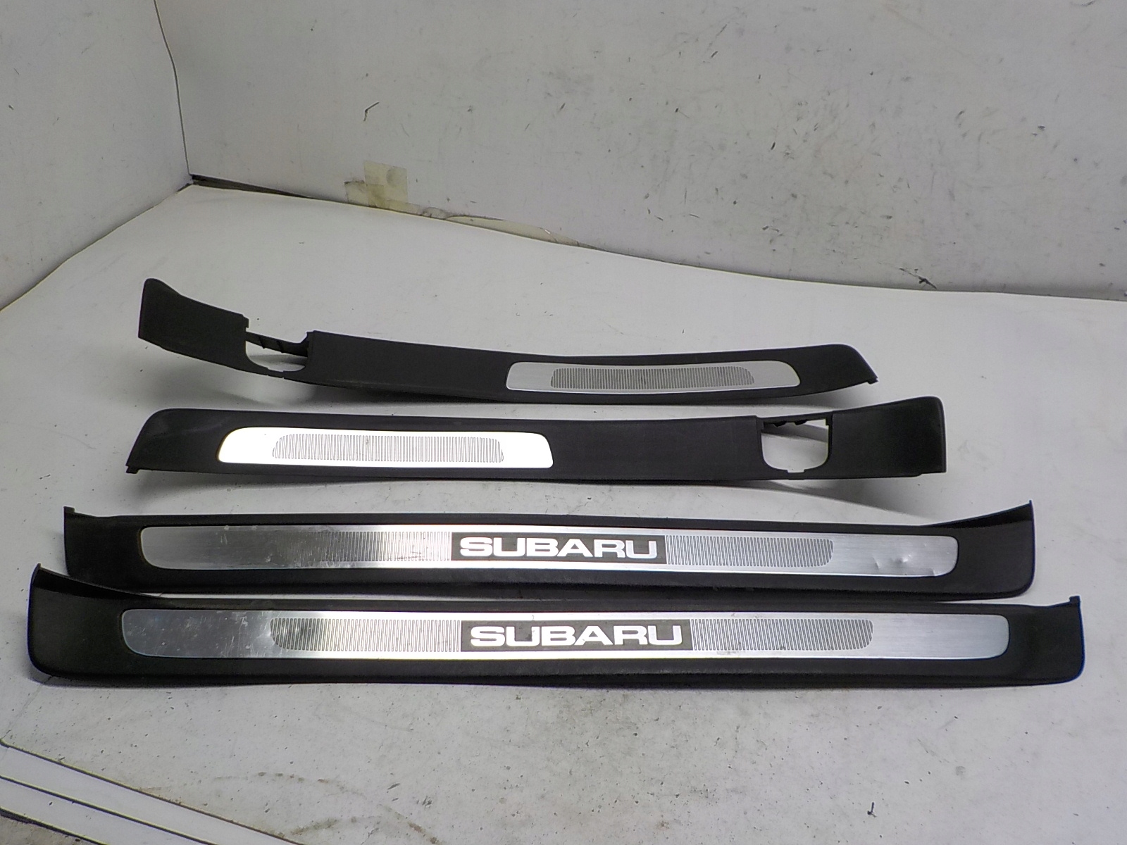 SUBARU LEGACY IV B4 mouldings caps threshold JDM