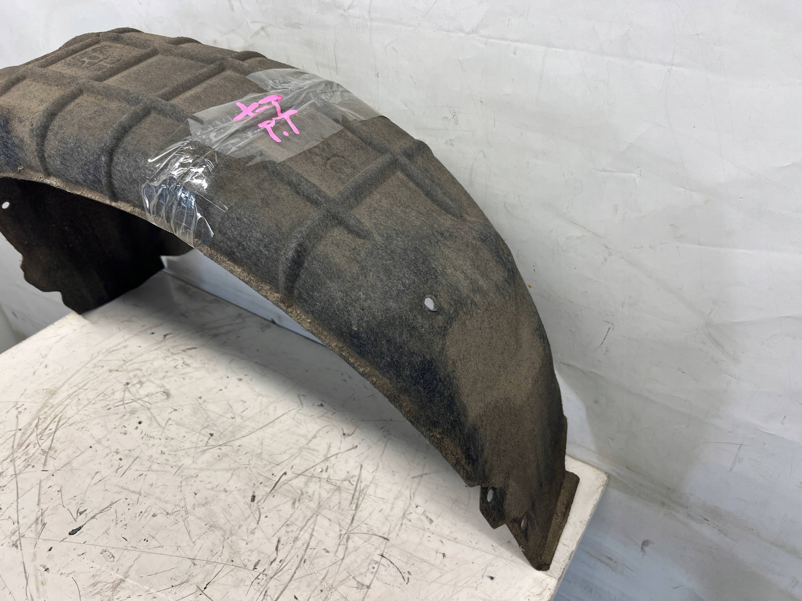 Nissan X-TRAIL T32 mudguard right rear part right rear.