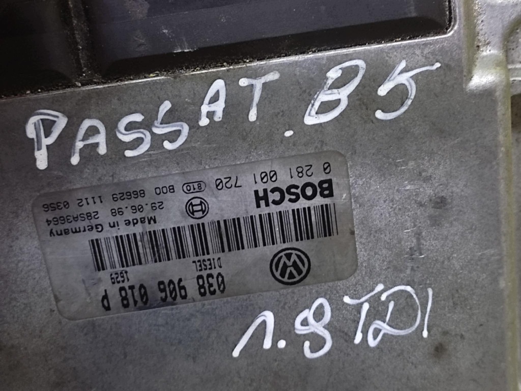 VW PASSAT B5 1.9 TDI bedienteil des motors 0281001720