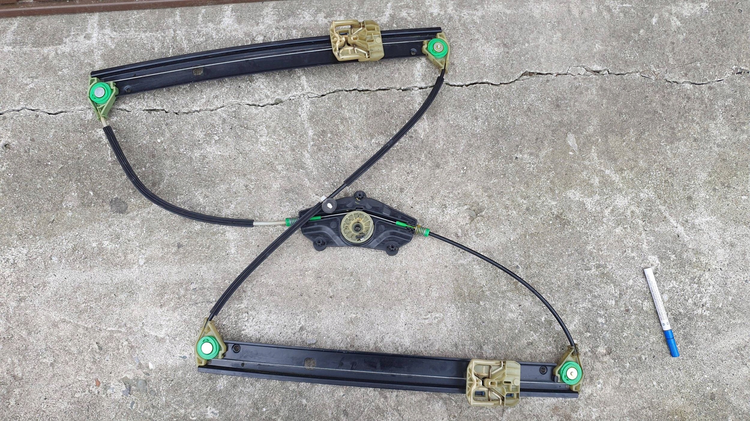 Audi A4 B8 8K0 window regulator left front