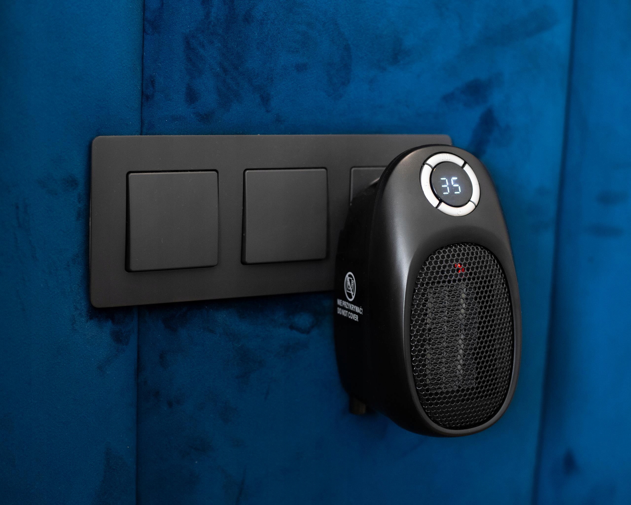 MINI GRZEJNIK ELEKTRYCZNY FARELKA TERMOWENTYLATOR KOMPAKTOWY DO GNIAZDKA Funkcje programator czasowy