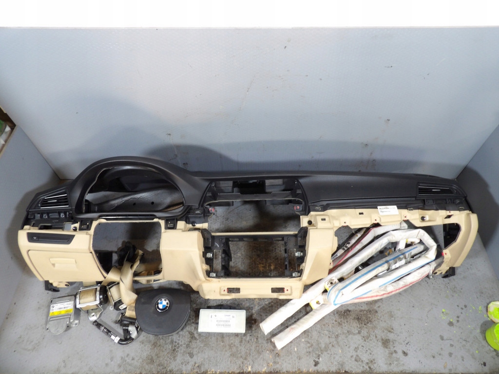 BMW 5 F10 F11 console dashboard cockpit airbag