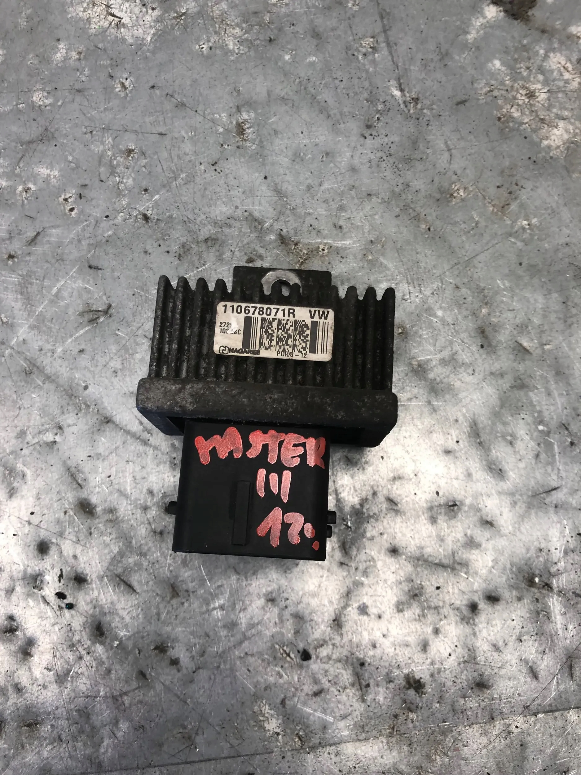 relay plugs RENAULT MASTER III 110678071R