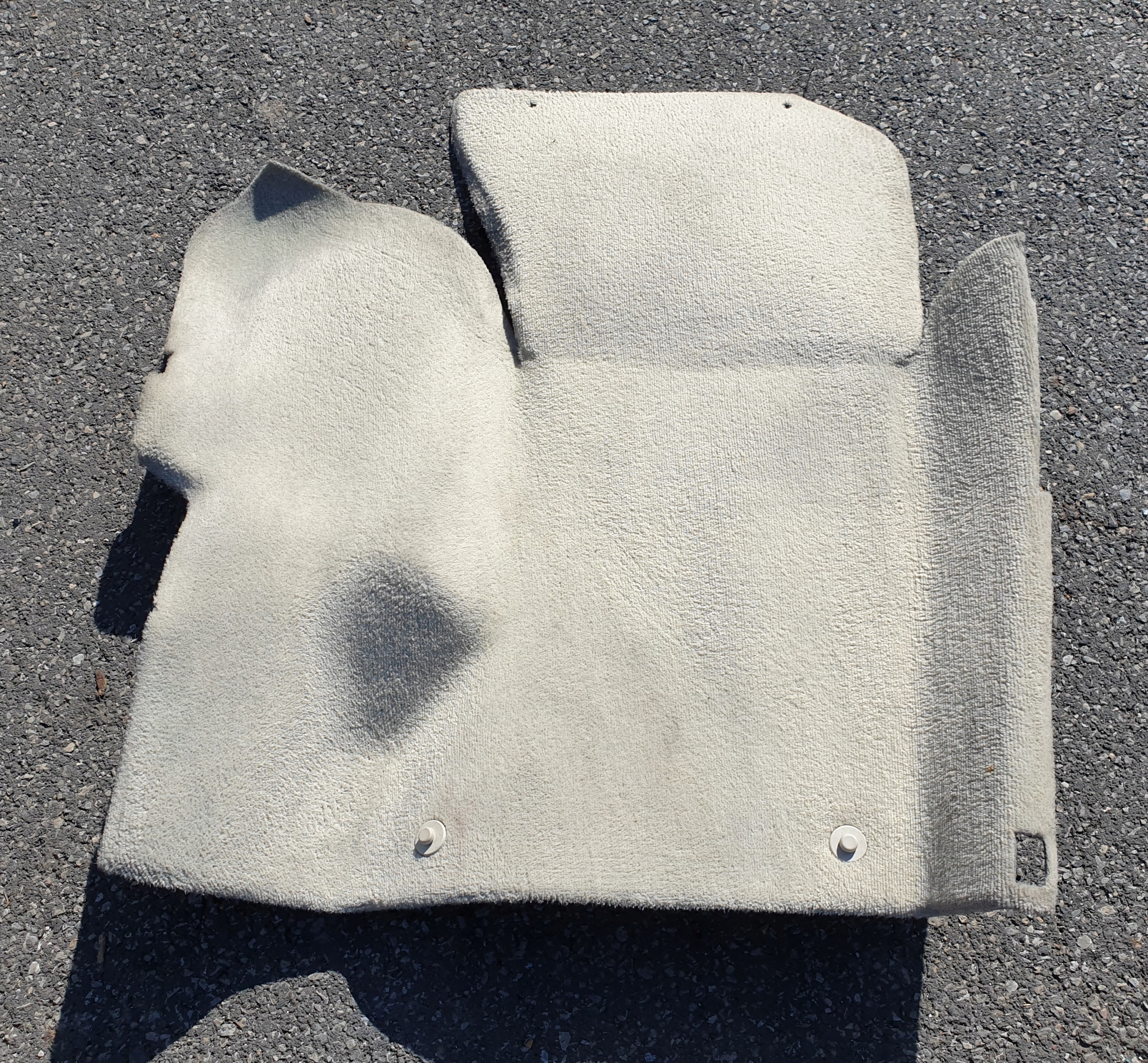 carpet mats floor right MERCEDES E W211 2116801240 OE EU