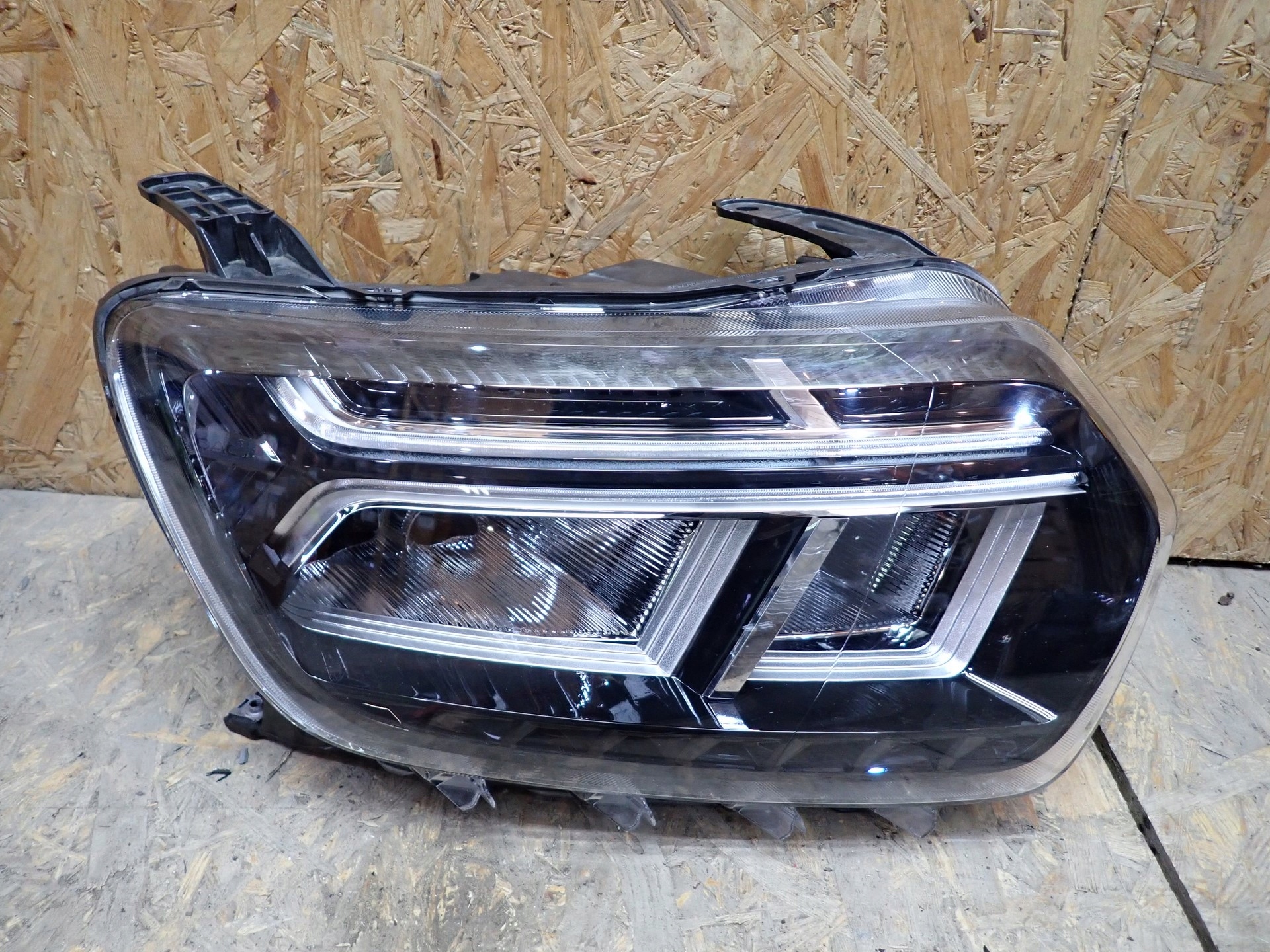 light right REFLEKTOR right LED DACIA DUSTER 2 II HM LIFT 21-24R 260109550R