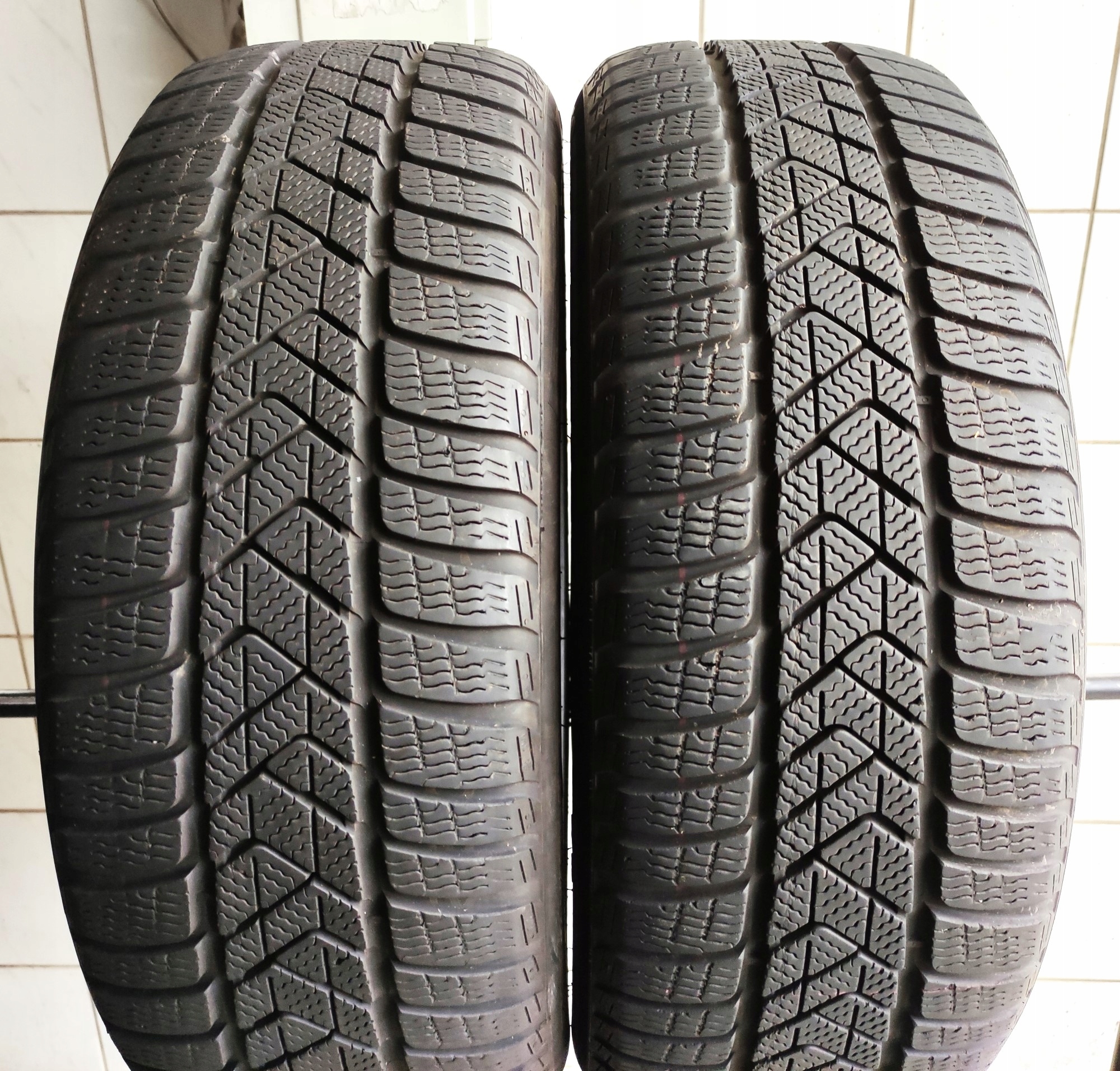 Opona 225/55/17 Pirelli 6,37mm 2szt.=450zł Z