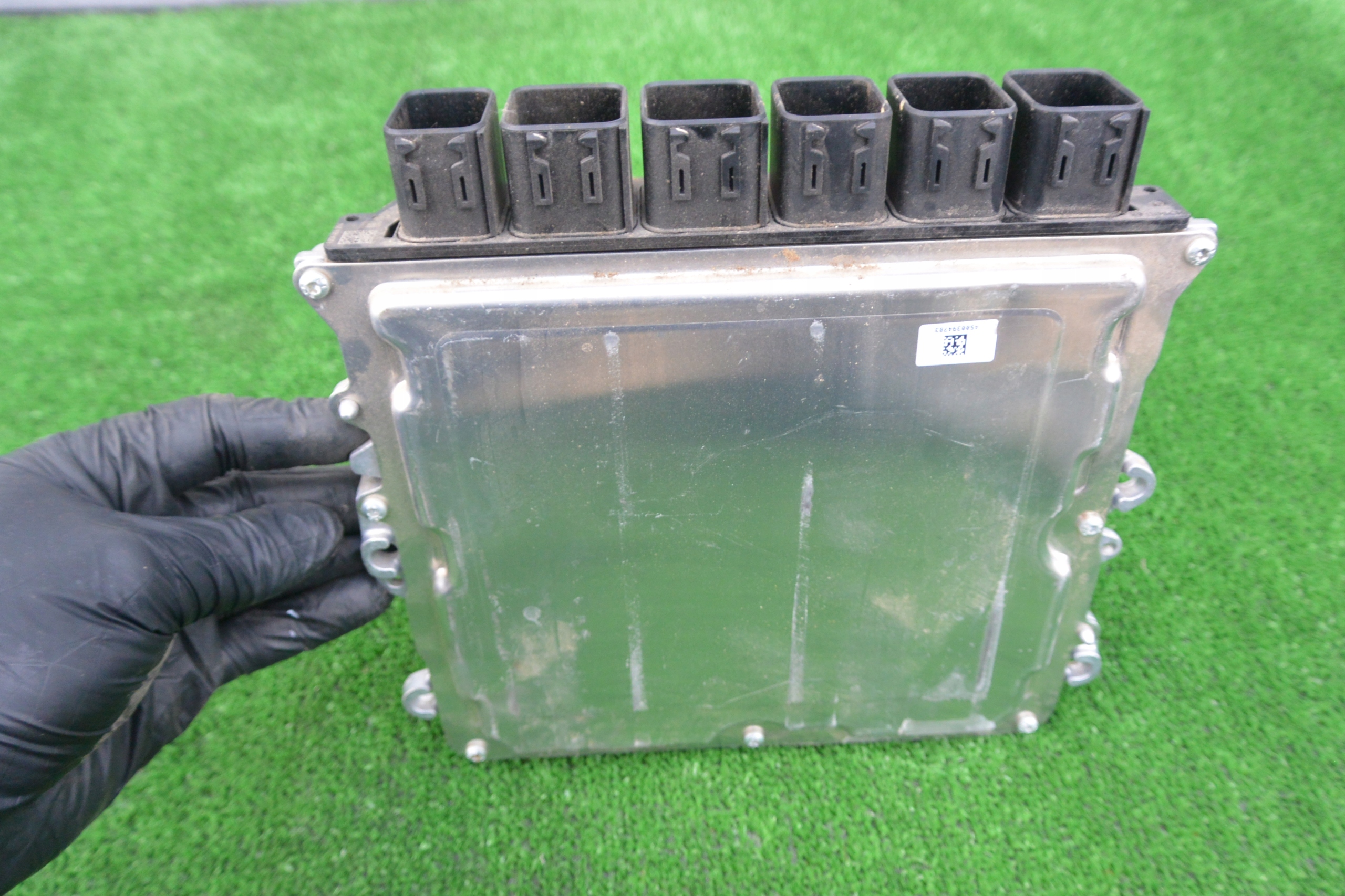 control unit computer of the engine DME B48 2.0I BMW F30 330E hybrid