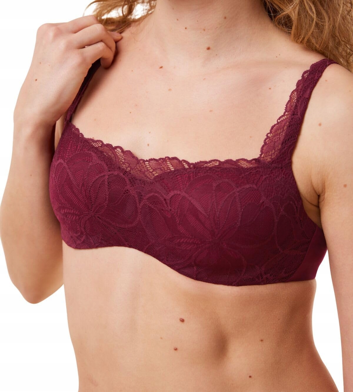 Triumph Body Make up Illusion Lace Balkonetová Podprsenka 75E
