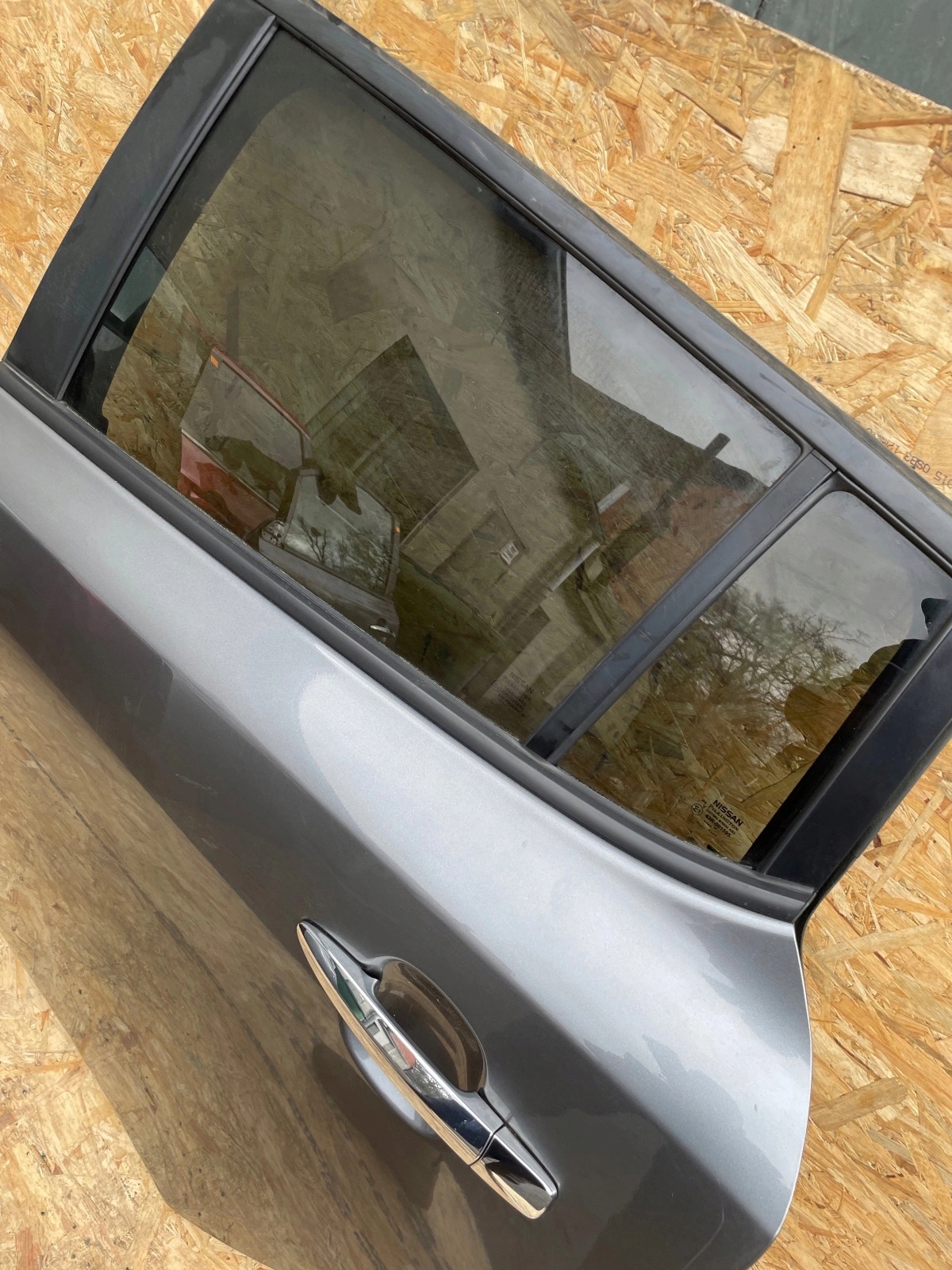 door rear part rear. left Nissan Leaf and Szare
