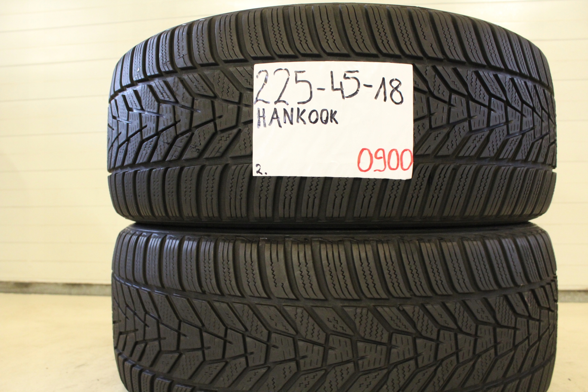 OPONY ZIMOWE HANKOOK WINTER I`CEPT EVO 3 225 45 18 95V
